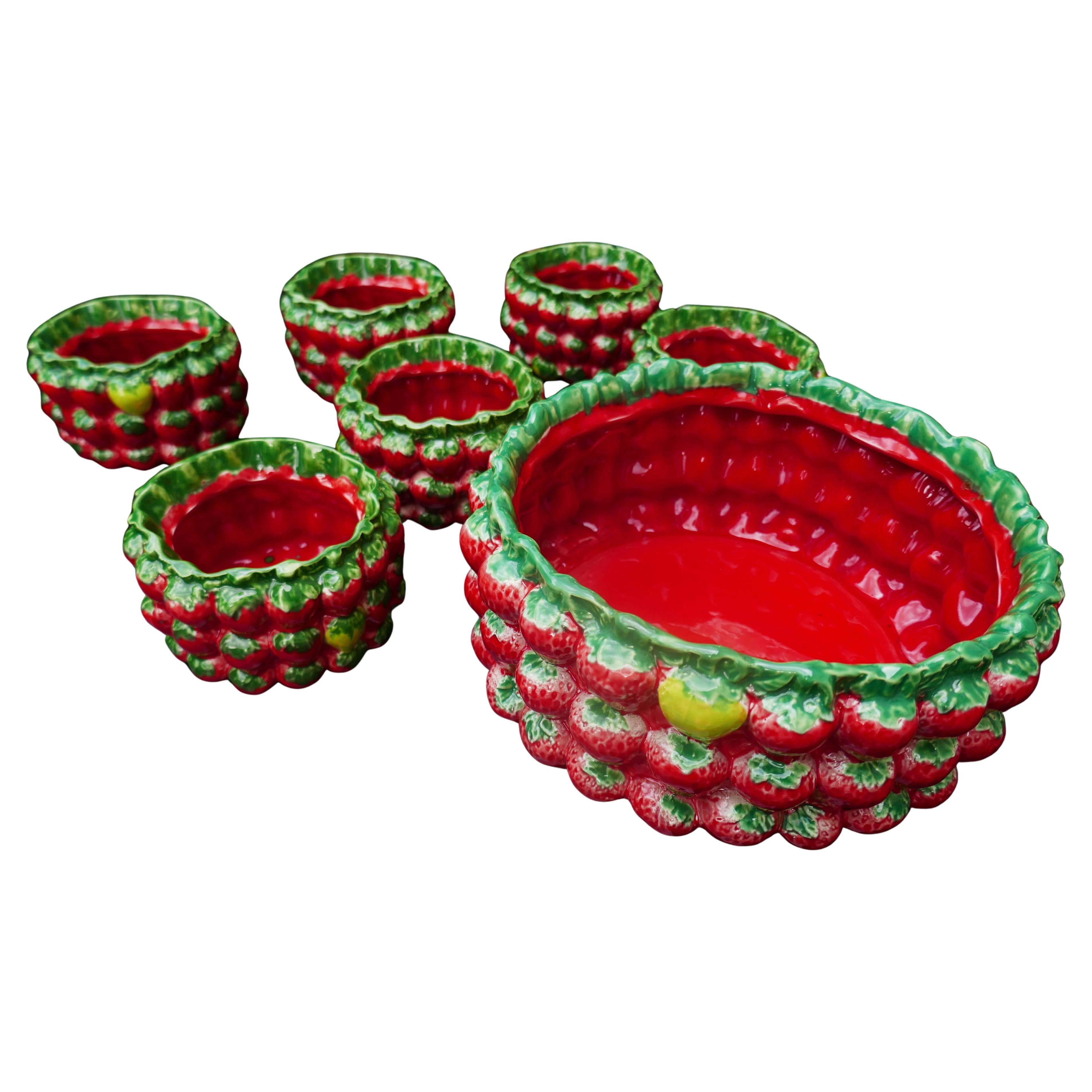 Ceramic or majolica serving set with strawberry decoration.
Mancer is the trade name of ceramist Natale Mancioli, who also prodGood condition.
Thank you.