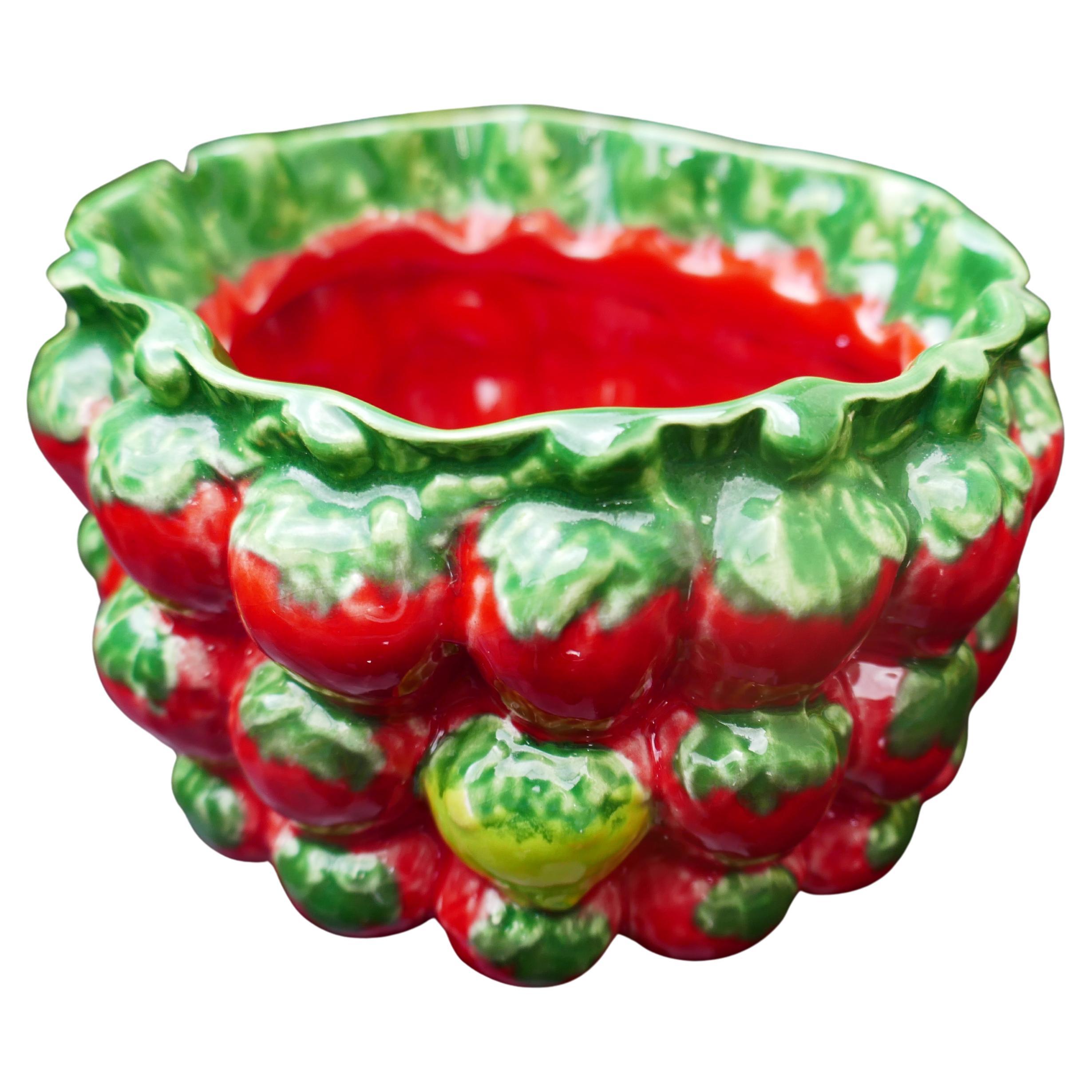 Italian Strawberry-shaped ceramic or majolica serving set -          Raymor Bitossi For Sale