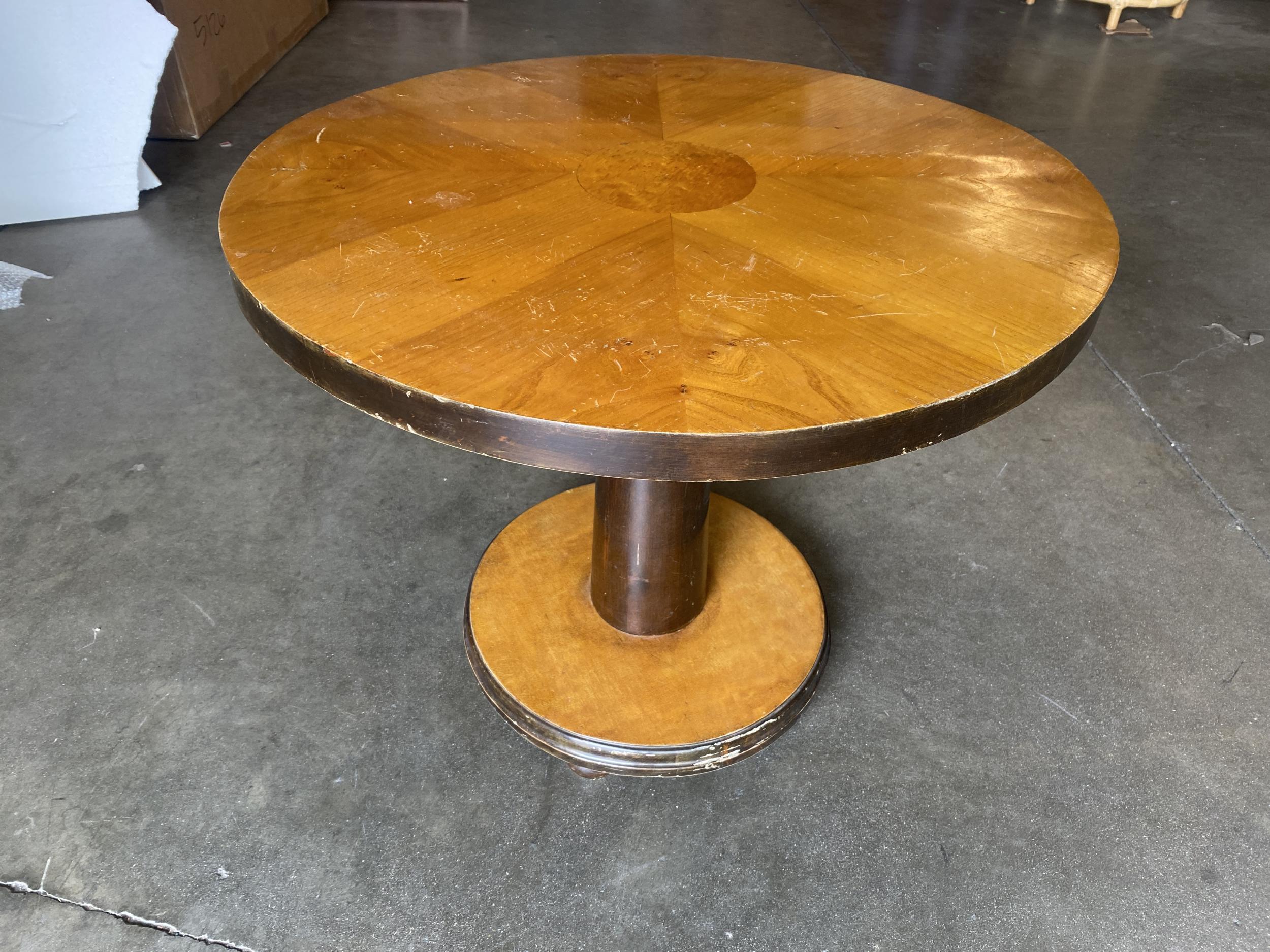 Streamline Art Deco coffee table manufactured with two-tone design and inlay top. Measure: 30