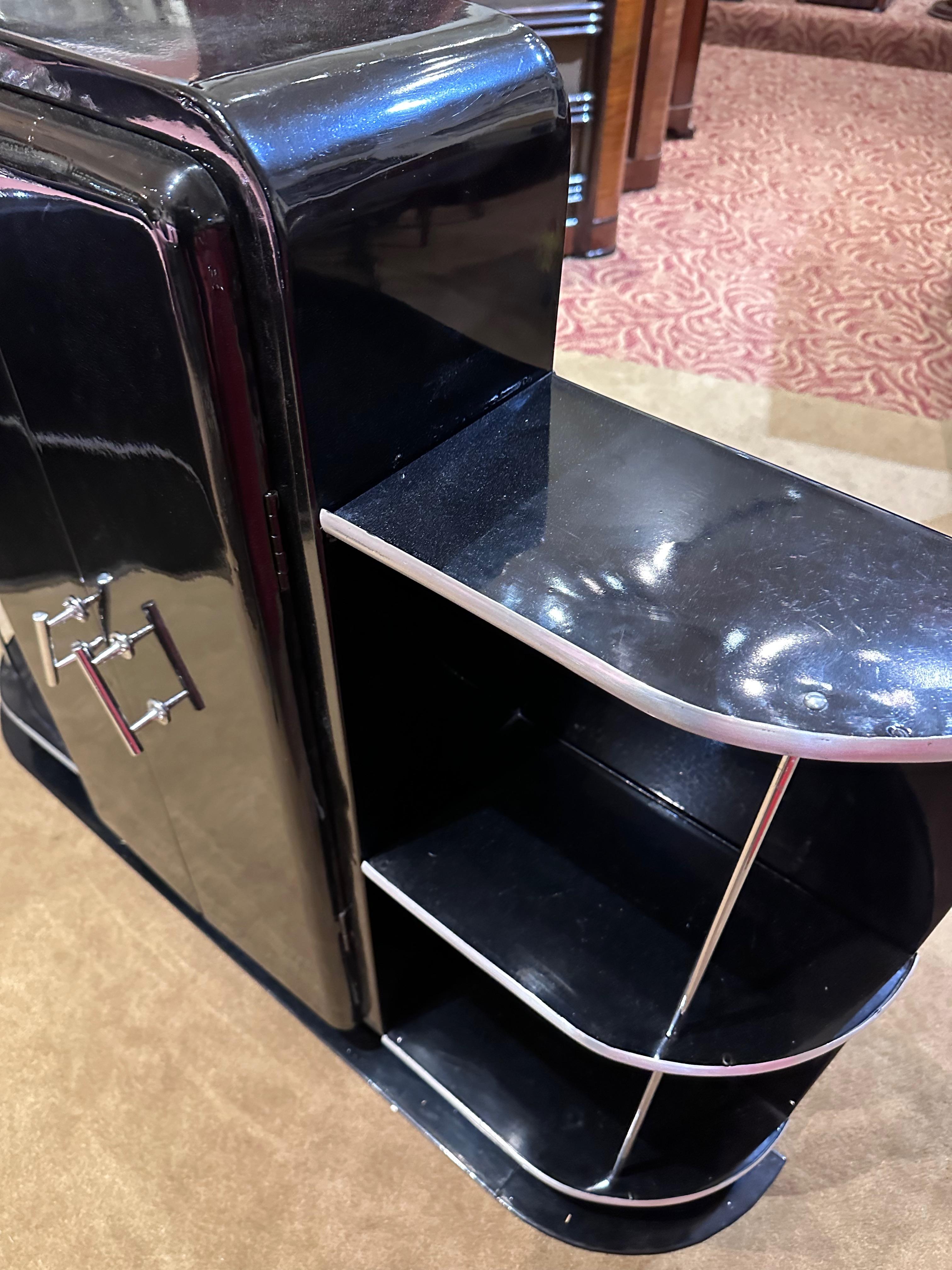 Streamline Art Deco Bar Cabinet Metal Chrome In Good Condition For Sale In Oakland, CA
