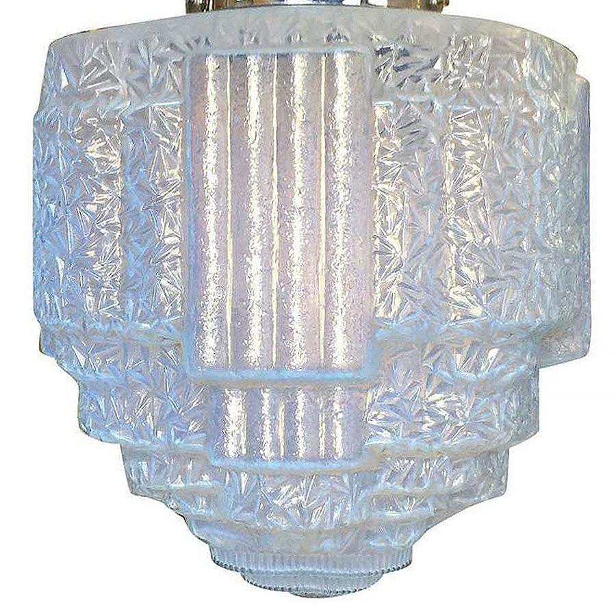 Colgante de techo Streamline con globo de cristal escalonado azul Estadounidense en venta
