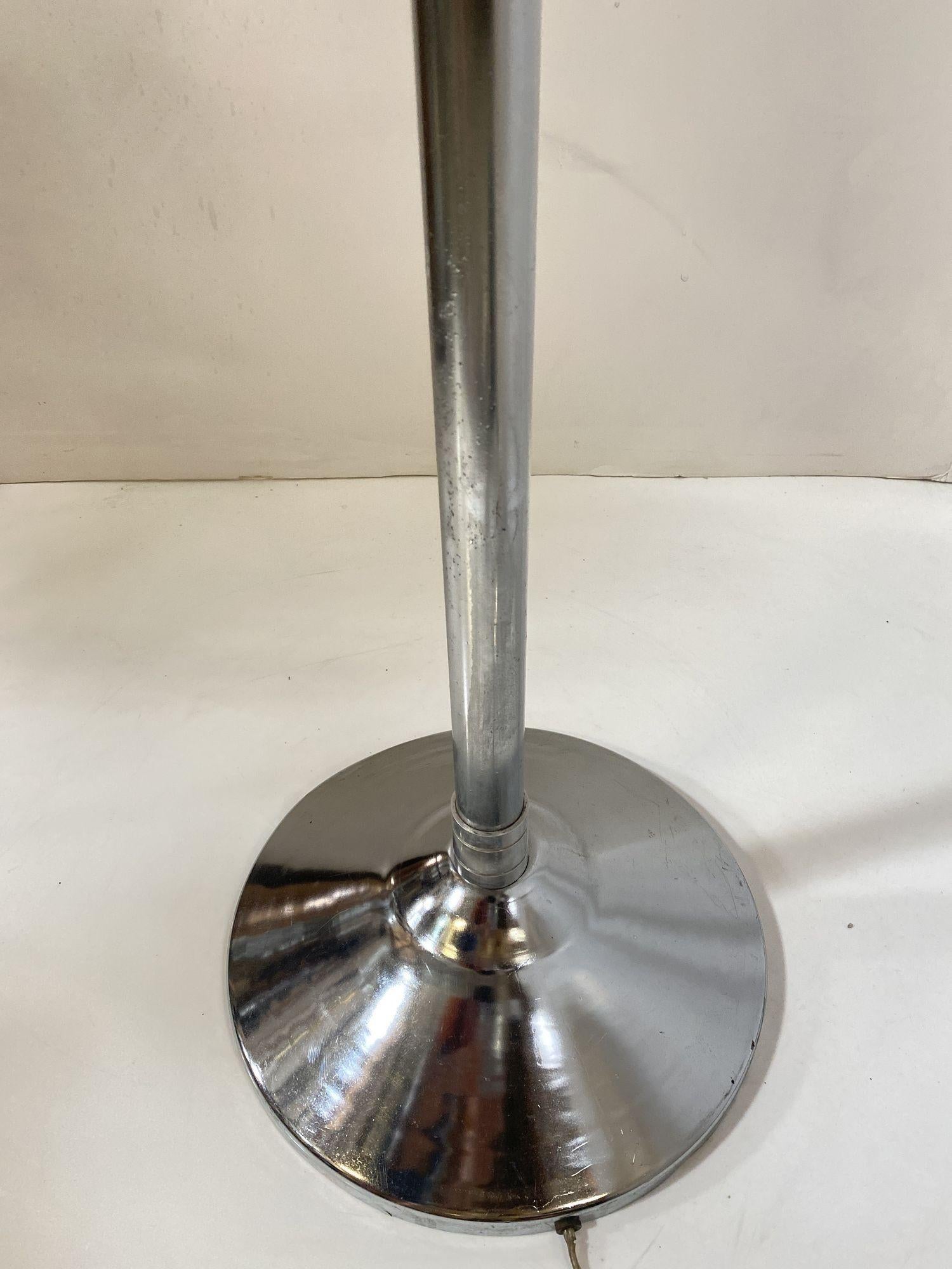 Streamline Chrome Steel Floor Lamp w/ Buttress Braced Saucer Shape In Fair Condition For Sale In Van Nuys, CA