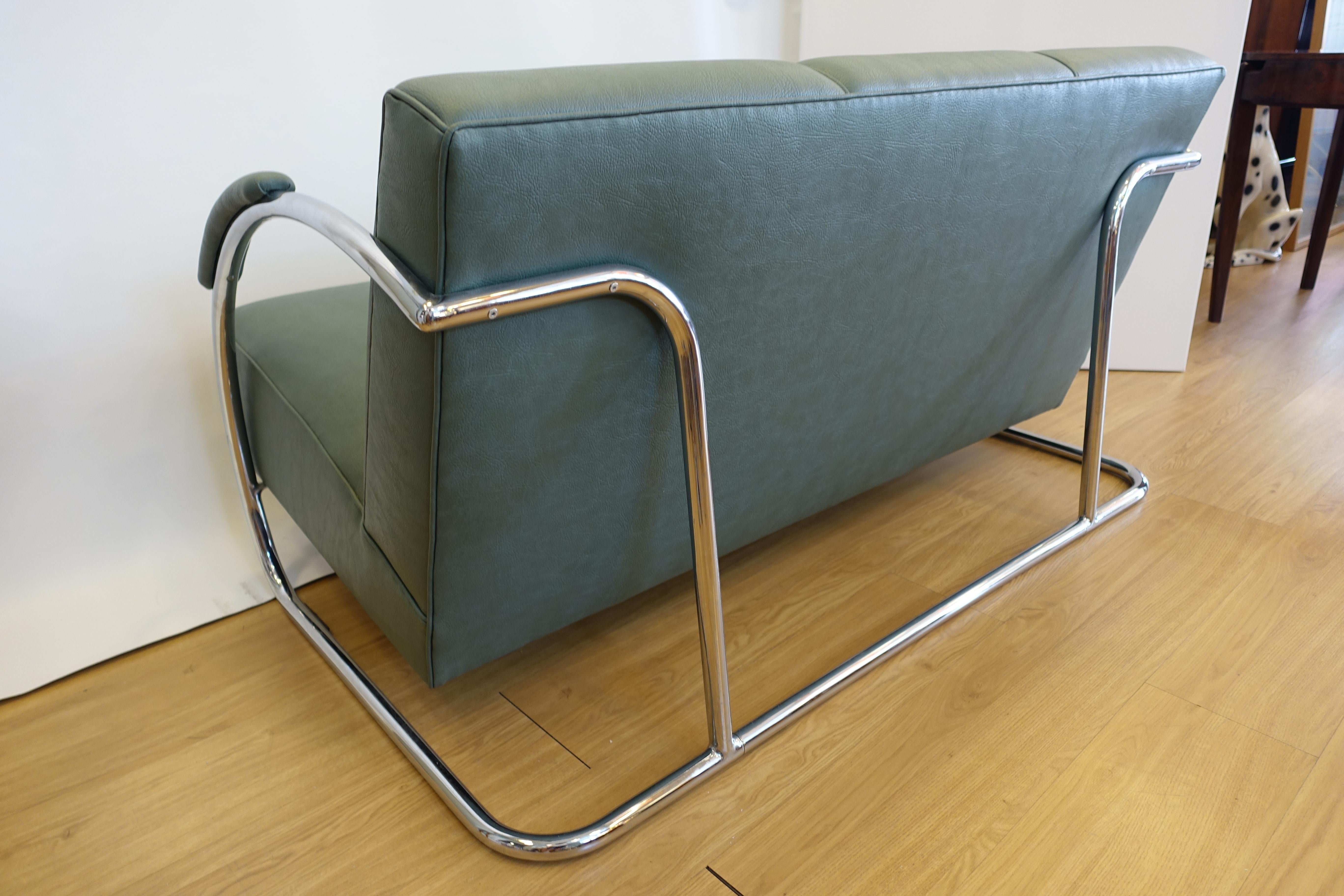 Mid-20th Century Streamline Chromed Steel and Green Synthetic Leather Sofa, 1930s