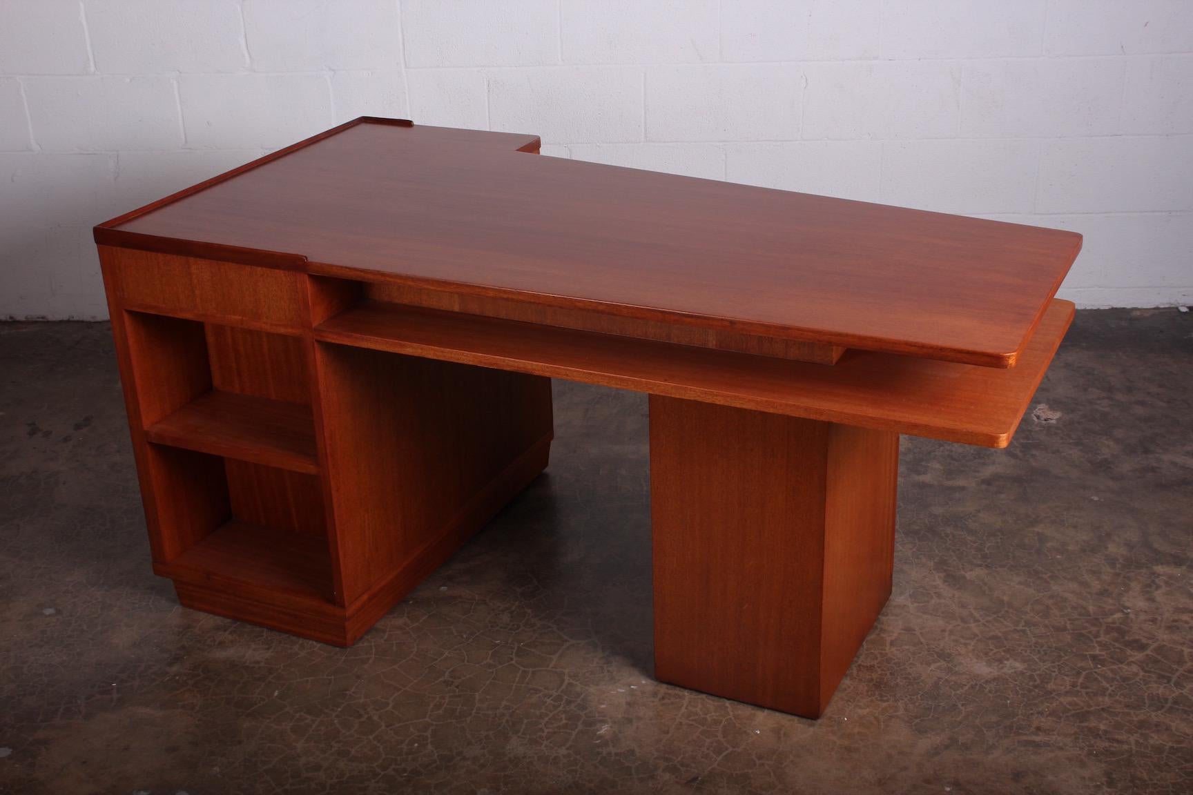 Mid-20th Century Streamline Desk by Edward Wormley for Dunbar