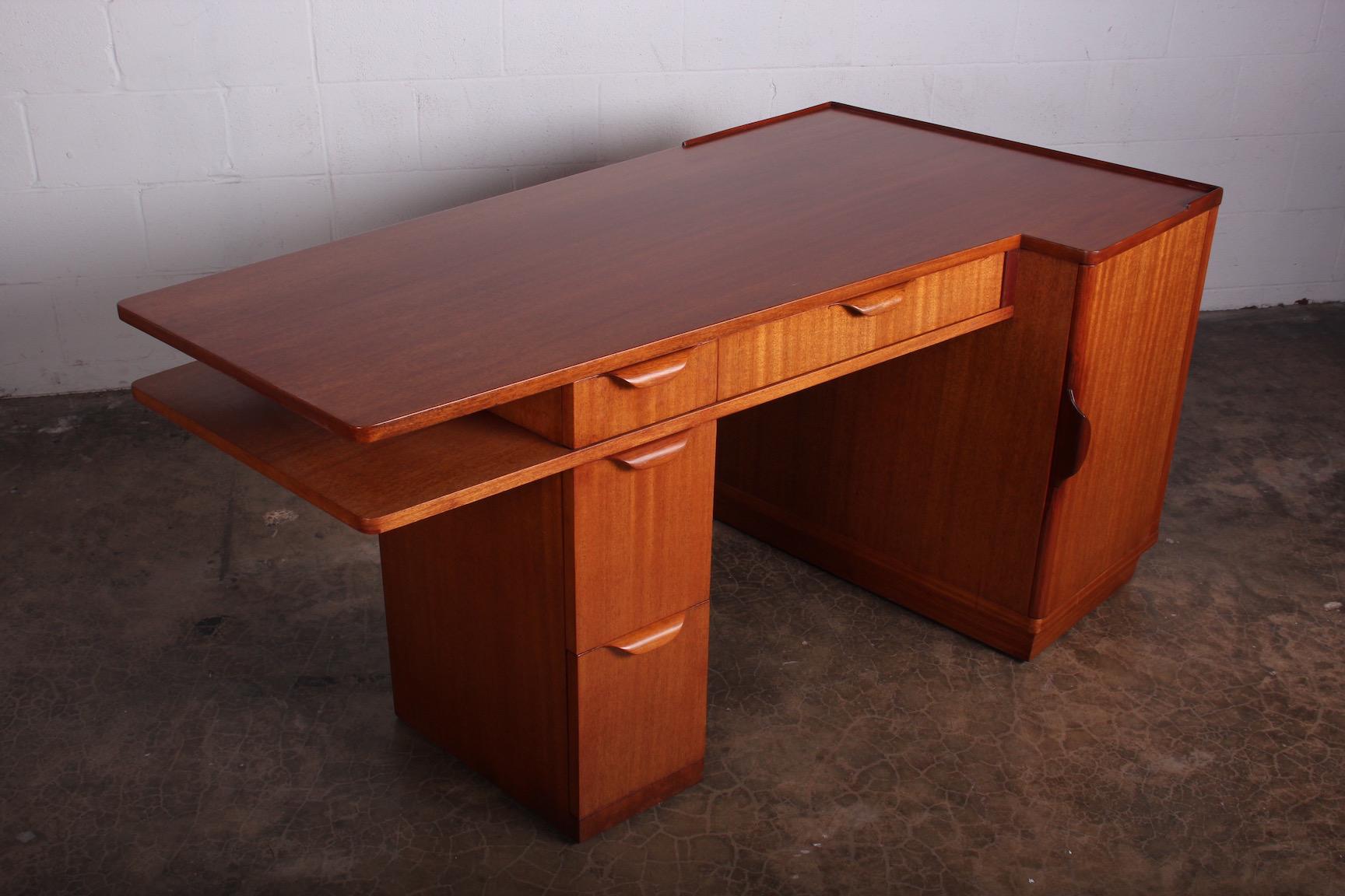 Streamline Desk by Edward Wormley for Dunbar 2