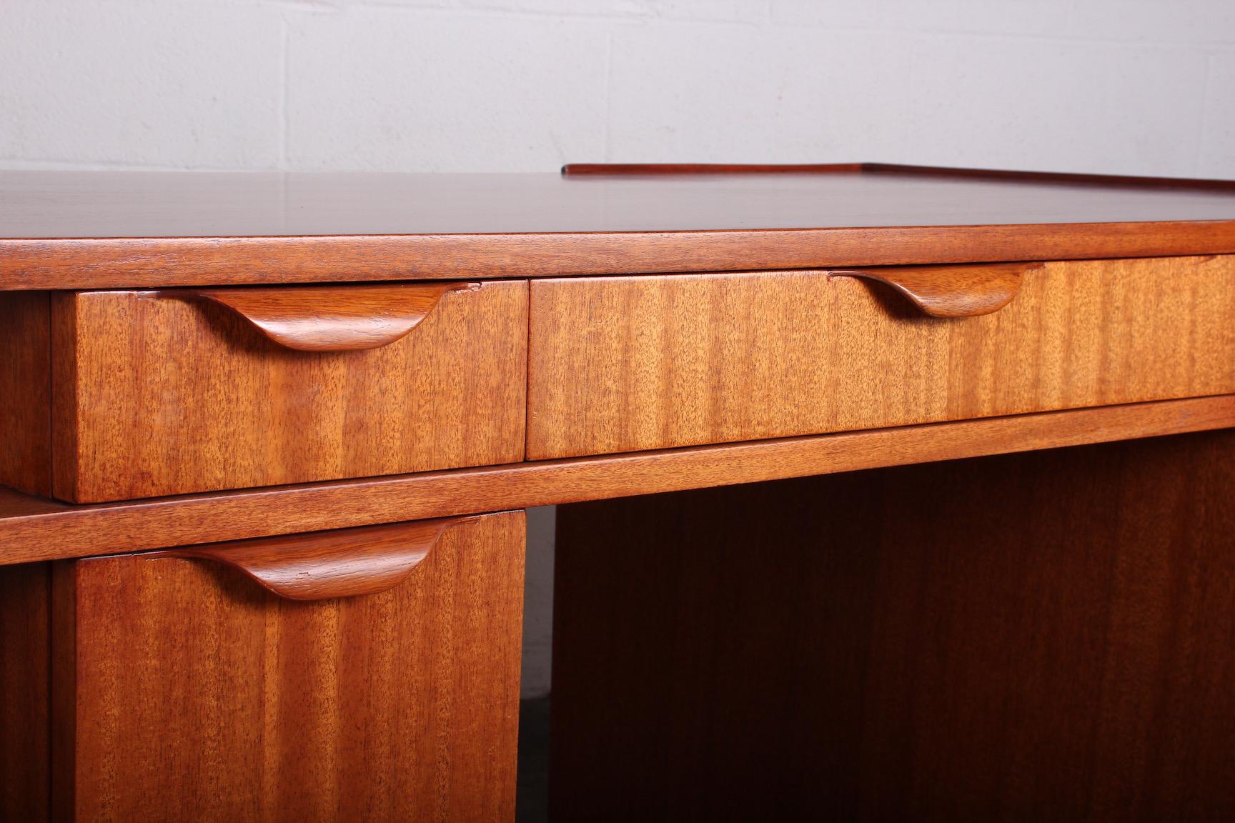 Streamline Desk by Edward Wormley for Dunbar 3