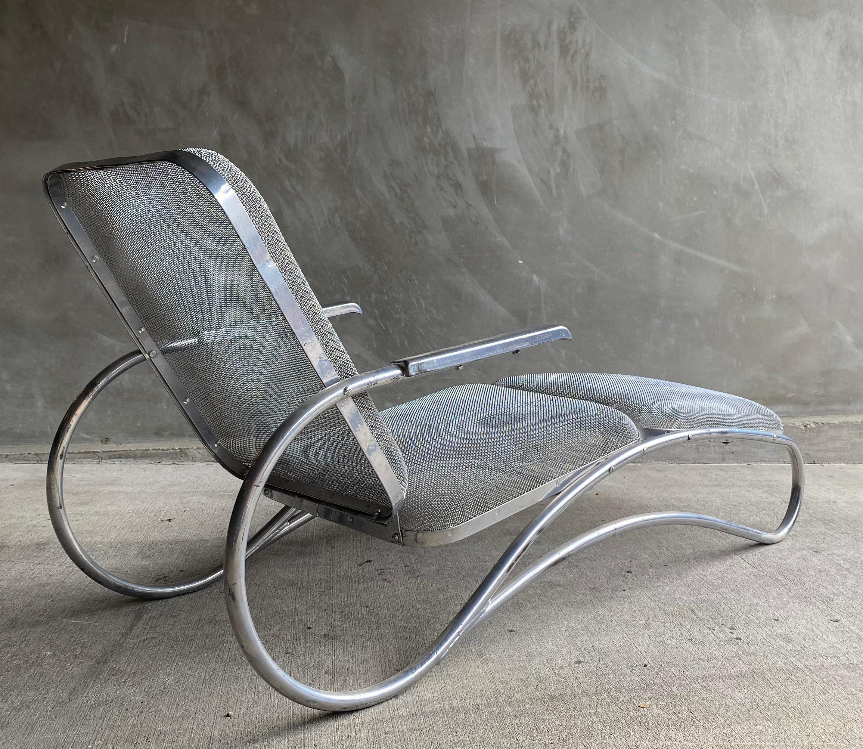 Streamline Era Tubular Frame Chaise Lounge, American, 1940s In Good Condition For Sale In Austin, TX