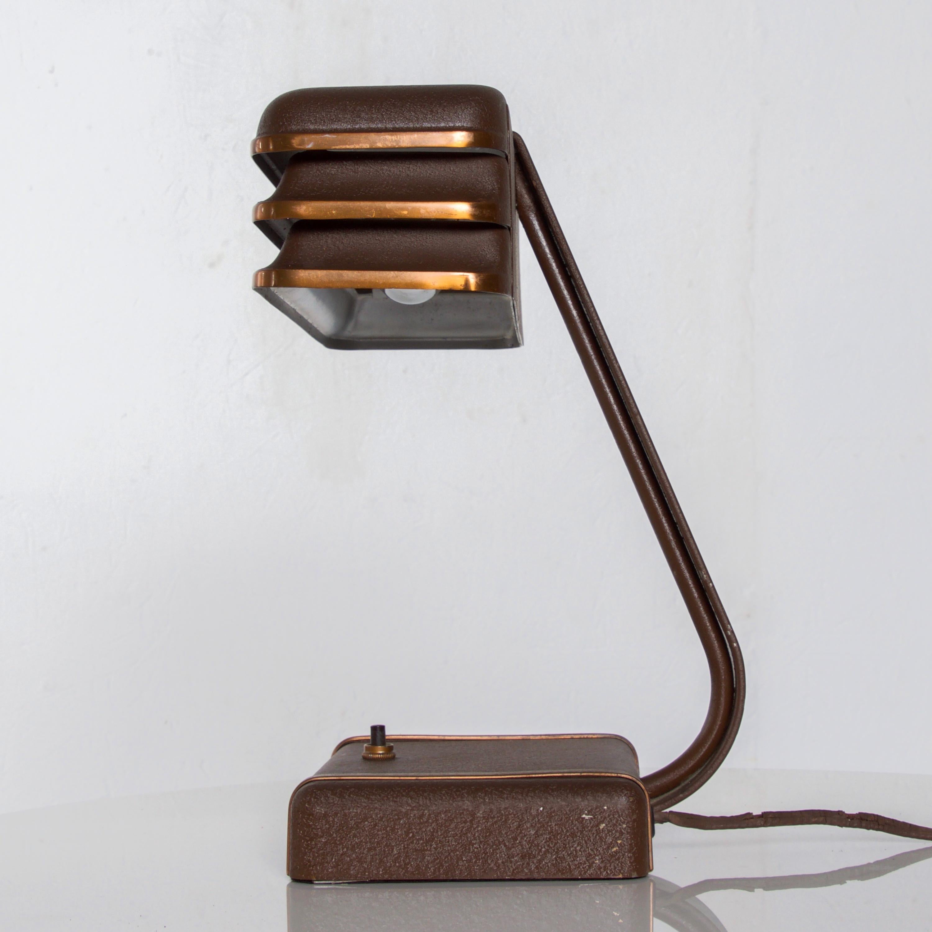 Streamline Industrial Modern Art Deco Metal Desk Lamp Donald Deskey Era, 1930s In Good Condition In Chula Vista, CA