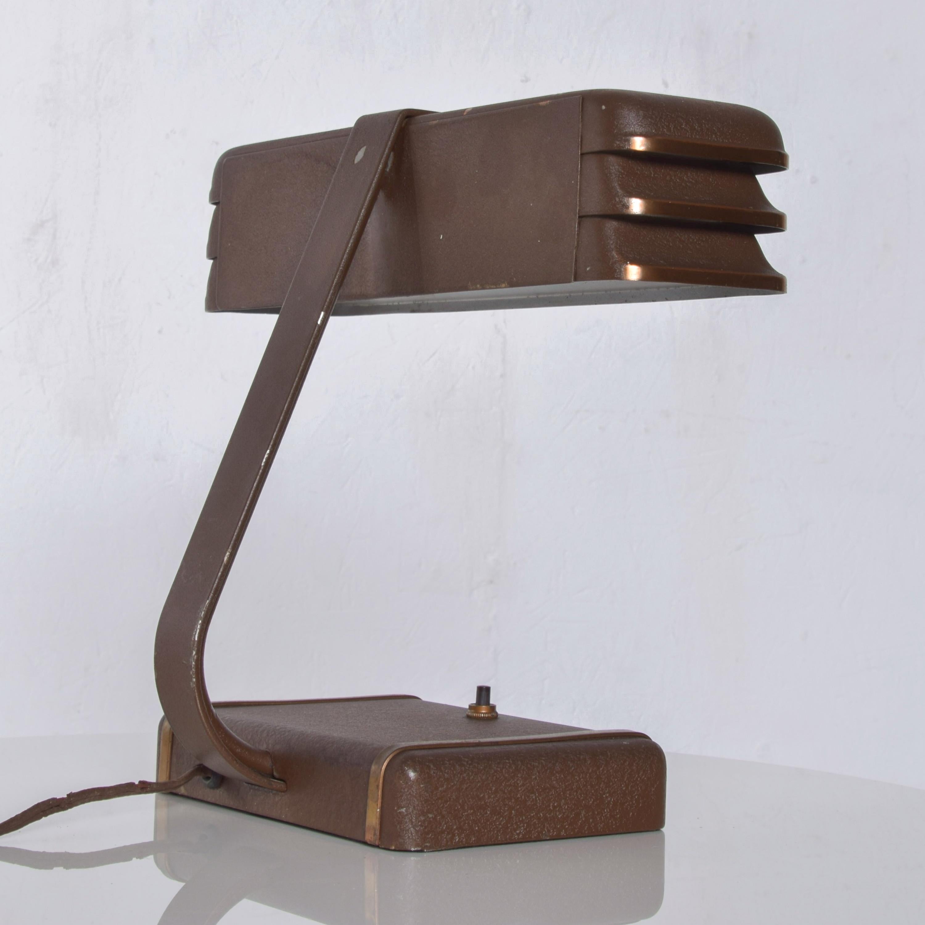 Streamline Industrial Modern Art Deco Metal Desk Lamp Donald Deskey Era, 1930s 1