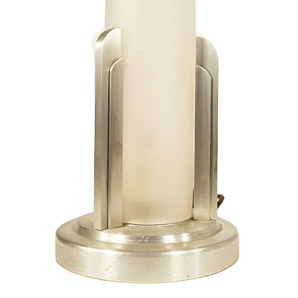 Fine XX secolo Coppia di lampade da tavolo a cilindro Streamline in alluminio Machin da Saturn Lighting in vendita