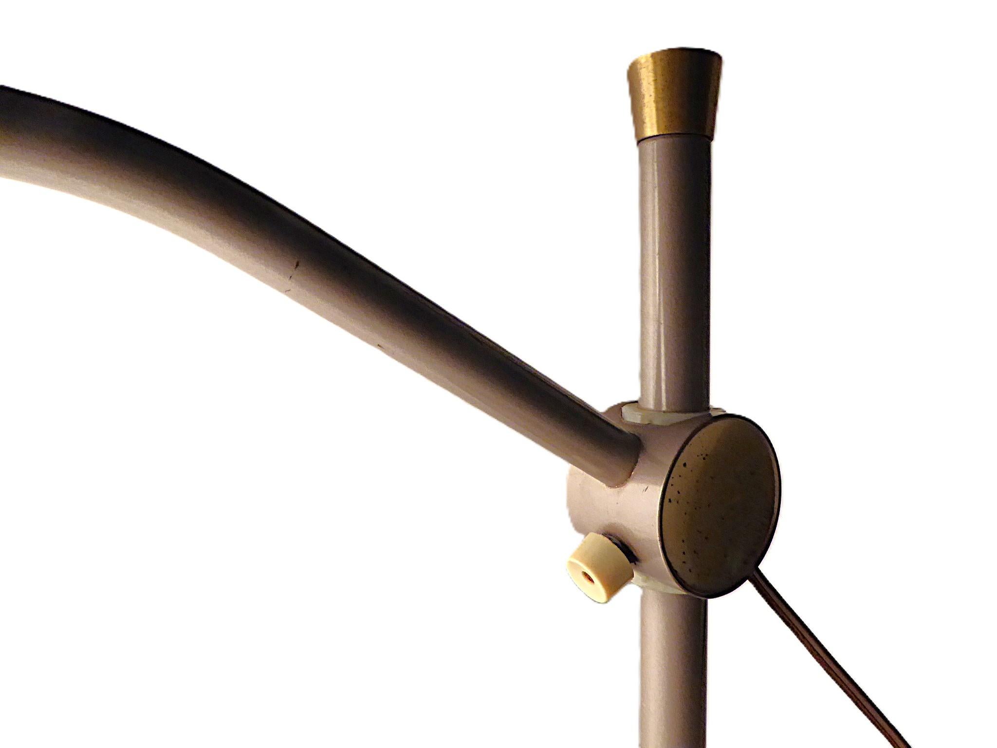 Streamline Modern Dazor Lighting Floating-Arm Metal / Fiberglass Desk Lamp 1940s en venta 12