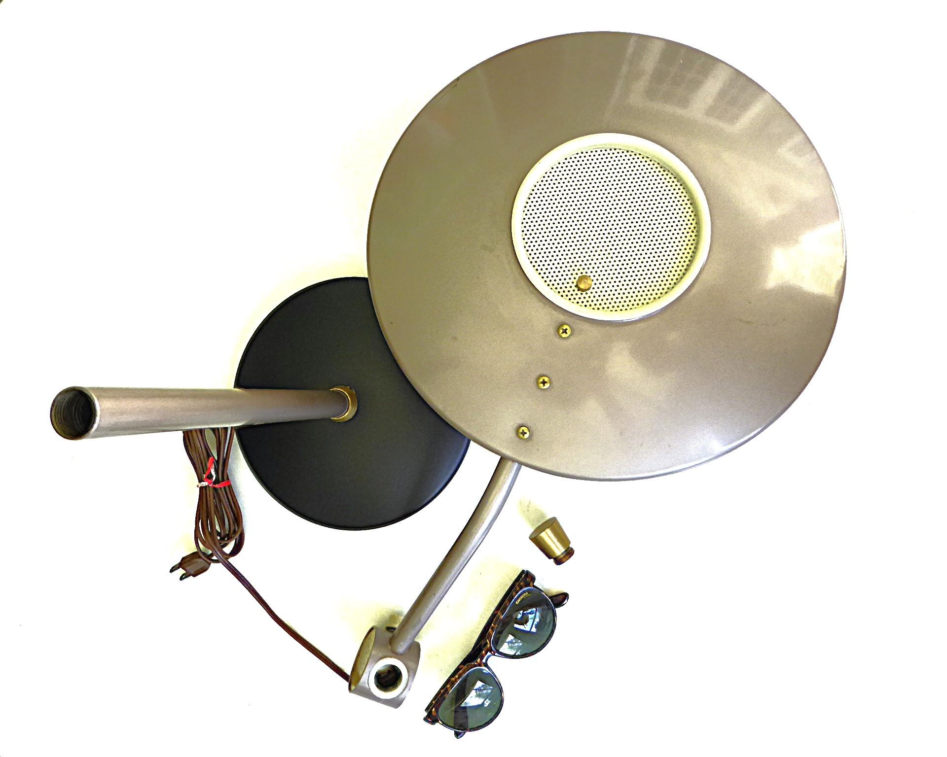 Streamline Modern Dazor Lighting Floating-Arm Metal / Fiberglass Desk Lamp 1940s en venta 13