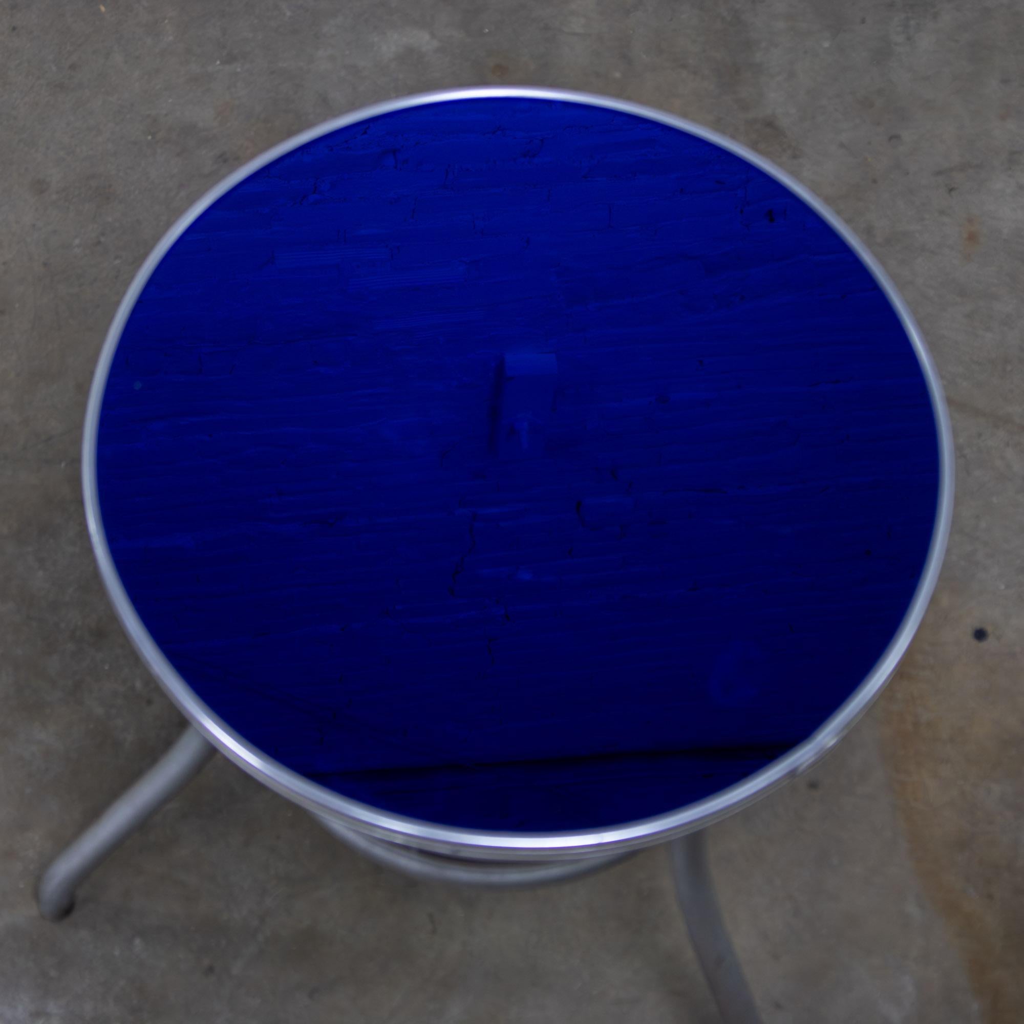 Streamline Modern End or Side Table w/Steel Frame & Round Cobalt Blue Mirror Top For Sale 5