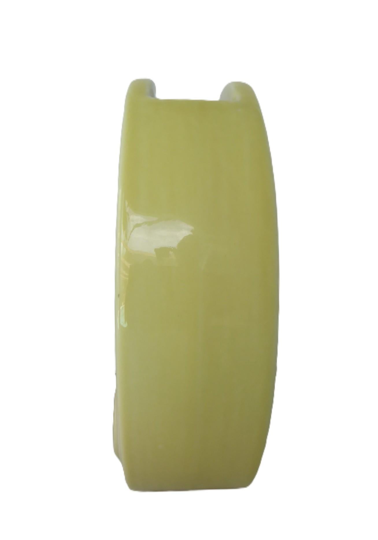 Streamline Modern TAC Circlet Disc Vase Trenton Potteries by G McStay Jackson US Bon état - En vente à Miami, FL