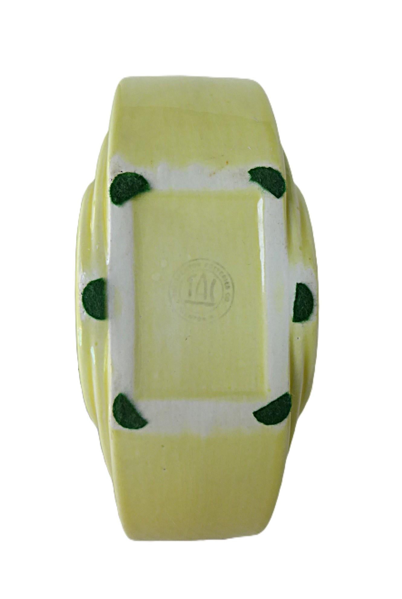 Streamline Modern TAC Circlet Disc Vase Trenton Potteries by G McStay Jackson US en vente 1