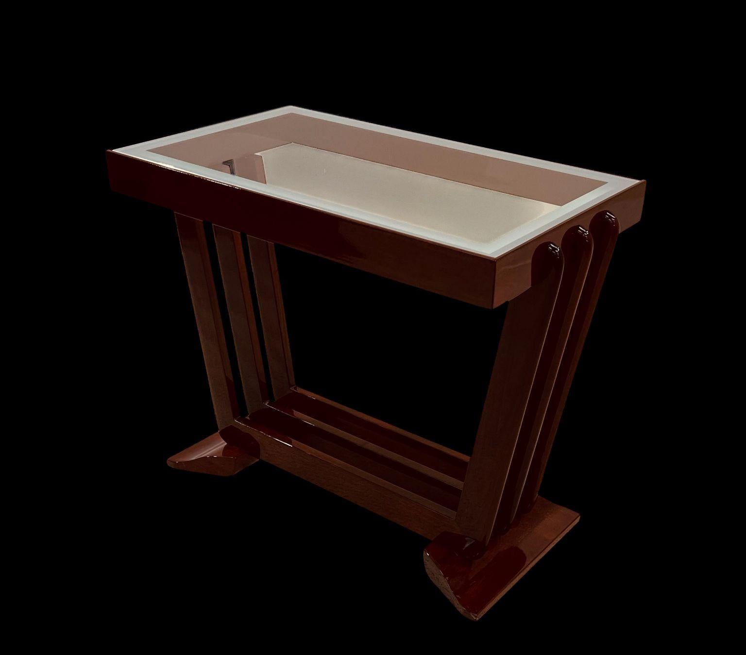 Streamline Moderne Art Deco Side/End Table In Solid Walnut, American C. 1930 For Sale 9