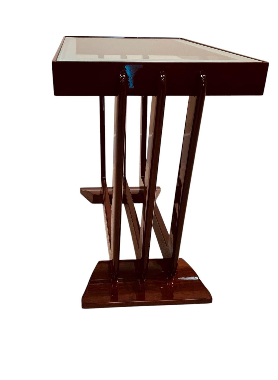 Mid-20th Century Streamline Moderne Art Deco Side/End Table In Solid Walnut, American C. 1930 For Sale