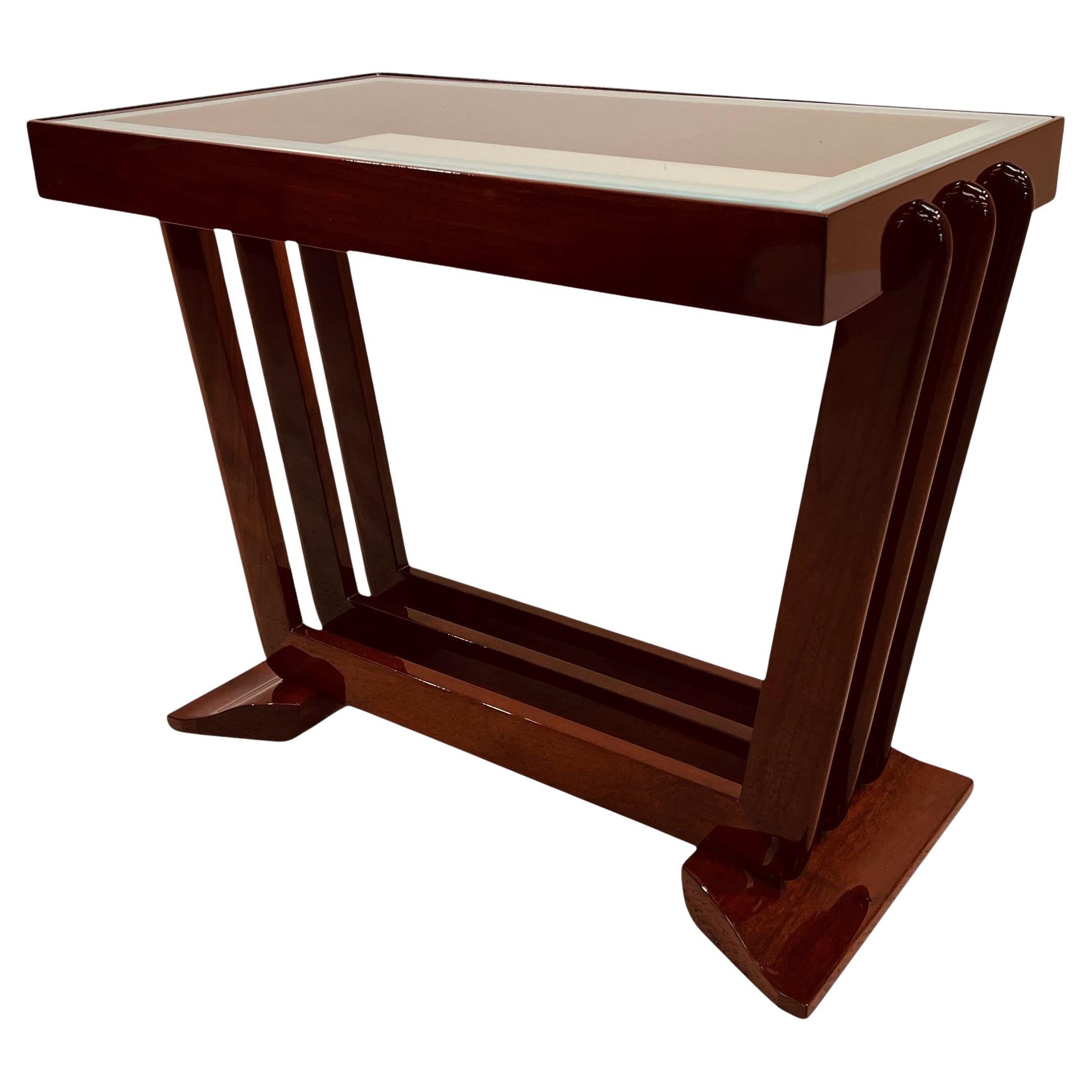 Streamline Moderne Art Deco Side/End Table In Solid Walnut, American C. 1930 For Sale