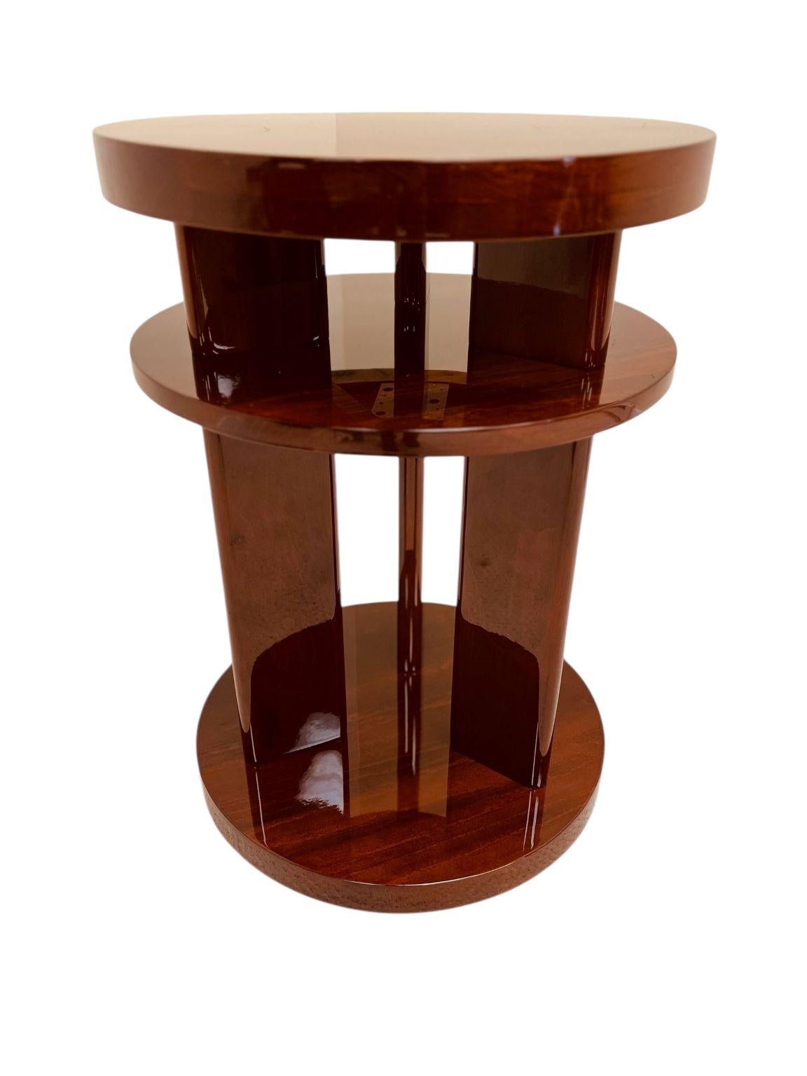 Streamline Modernist Art Deco Circular Three Tier Side Table American C. 1930-40 For Sale 4