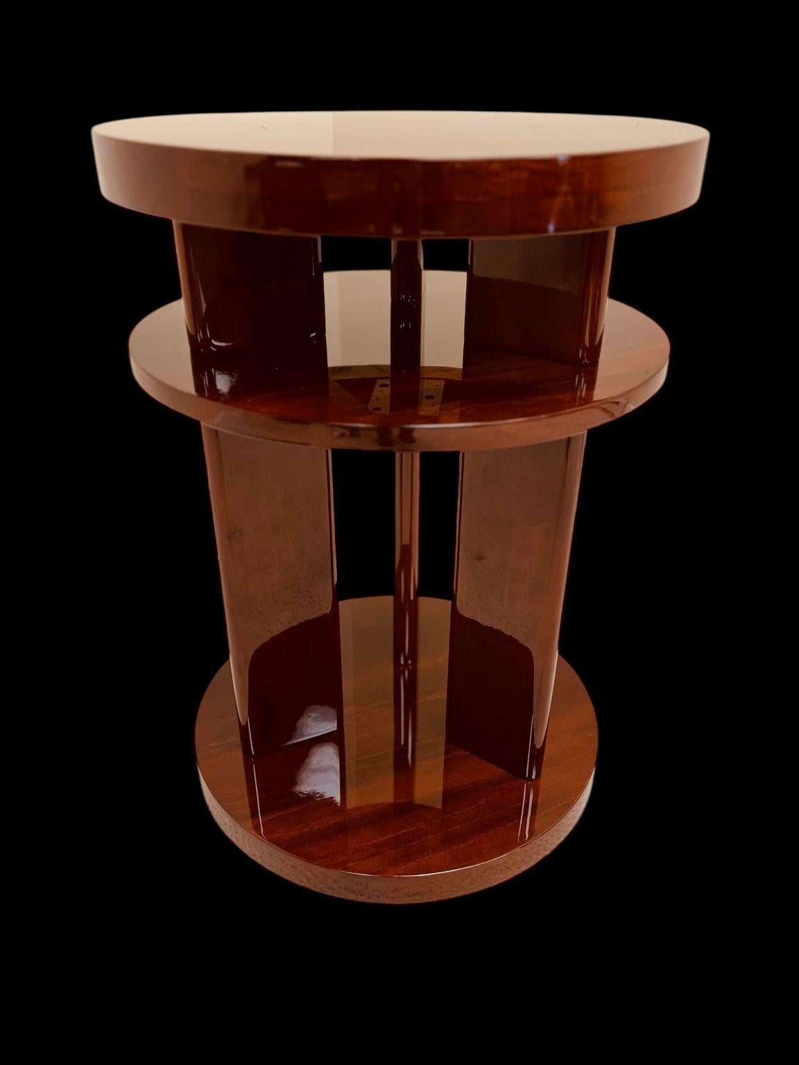 Streamline Modernist Art Deco Circular Three Tier Side Table American C. 1930-40 For Sale 5
