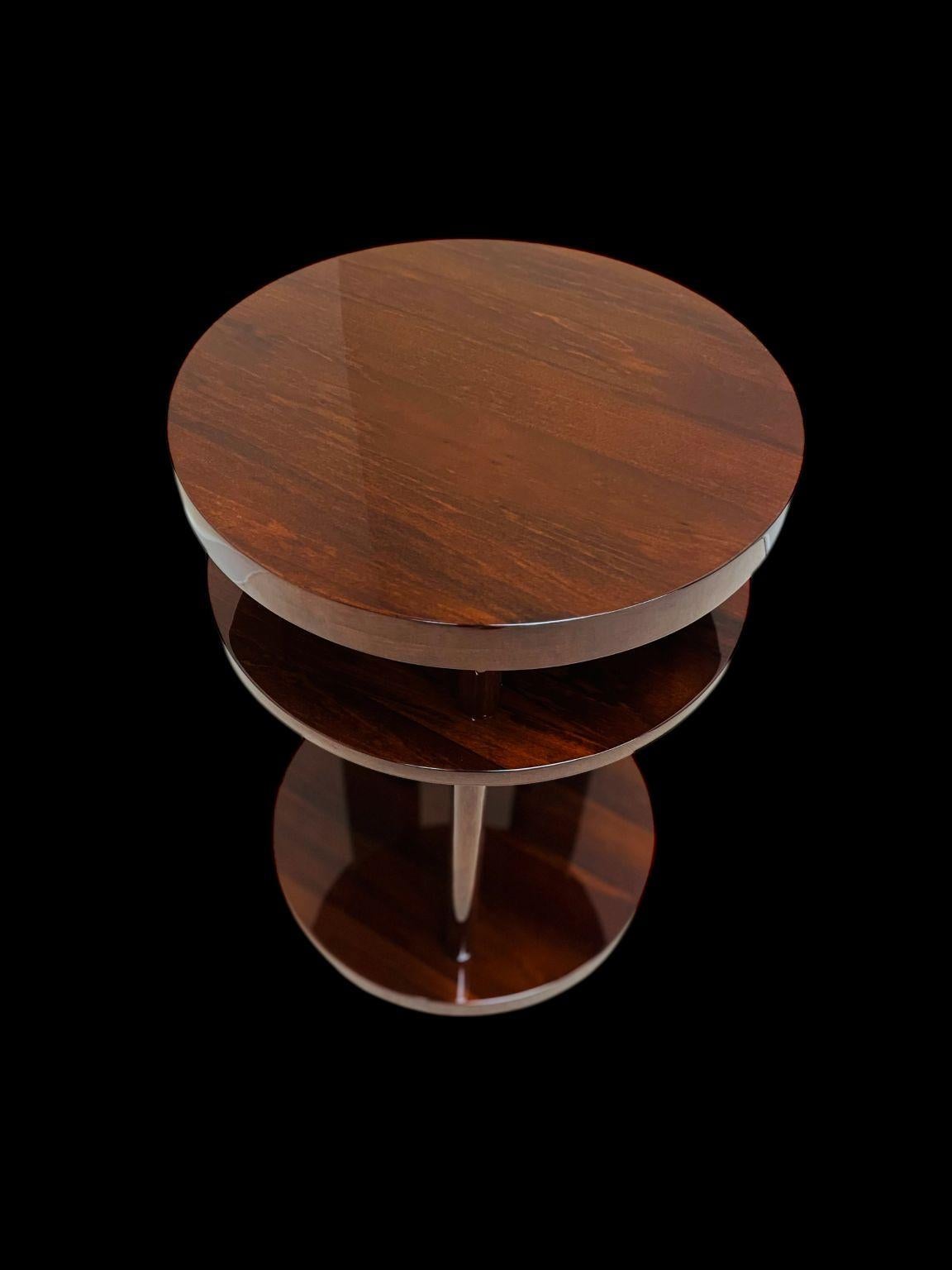 Maple Streamline Modernist Art Deco Circular Three Tier Side Table American C. 1930-40 For Sale