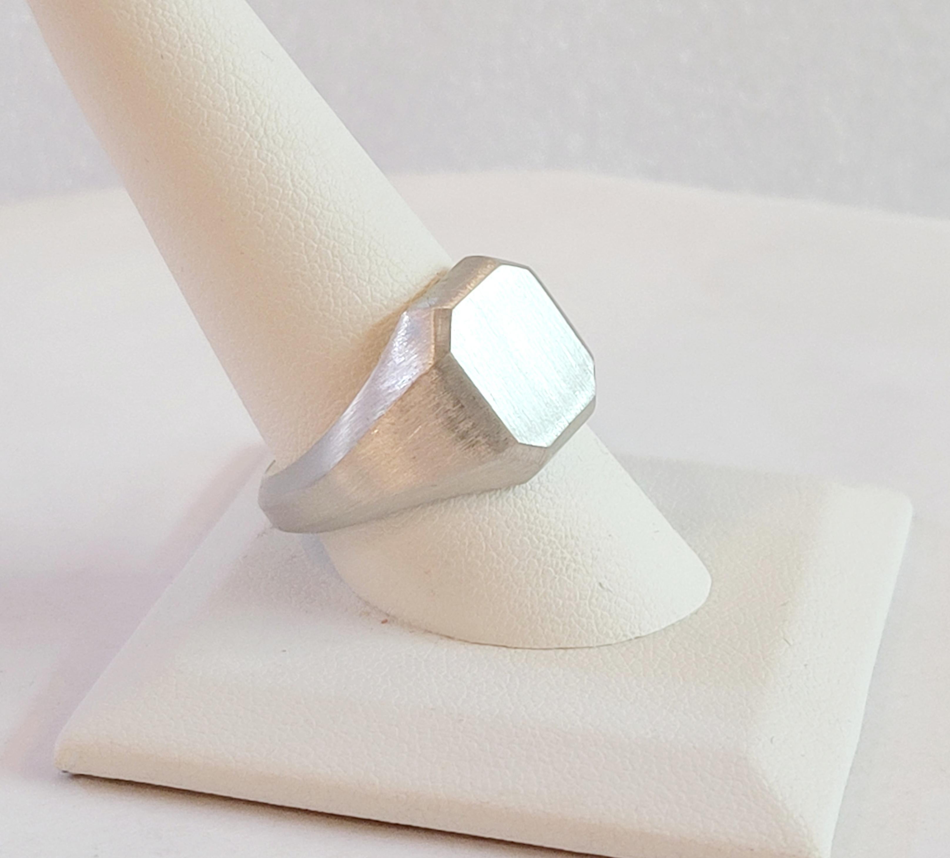 Streamline Signet Ring Sterling Silver, 14.5mm In New Condition For Sale In New York, NY