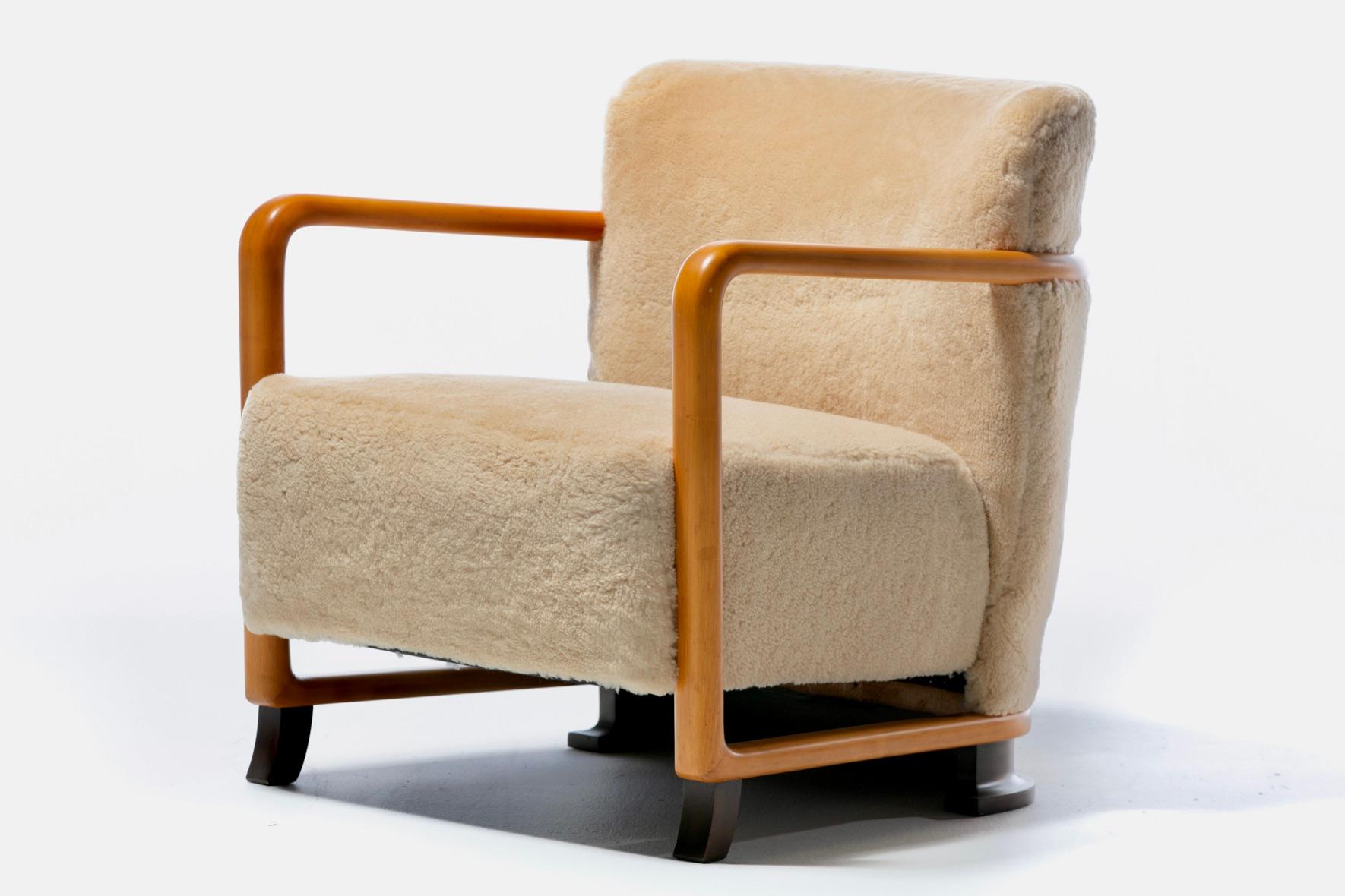 Streamlined Art Deco Bentwood Lounge Chairs in Palomino Cream Shearling  In Good Condition In Saint Louis, MO