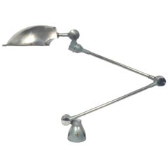 Streamlined Articulated Metal Desk Lamp