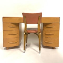 Streamlined Machine Age Birch Heywood Wakefield Kneehole desk in Champagne 1950s