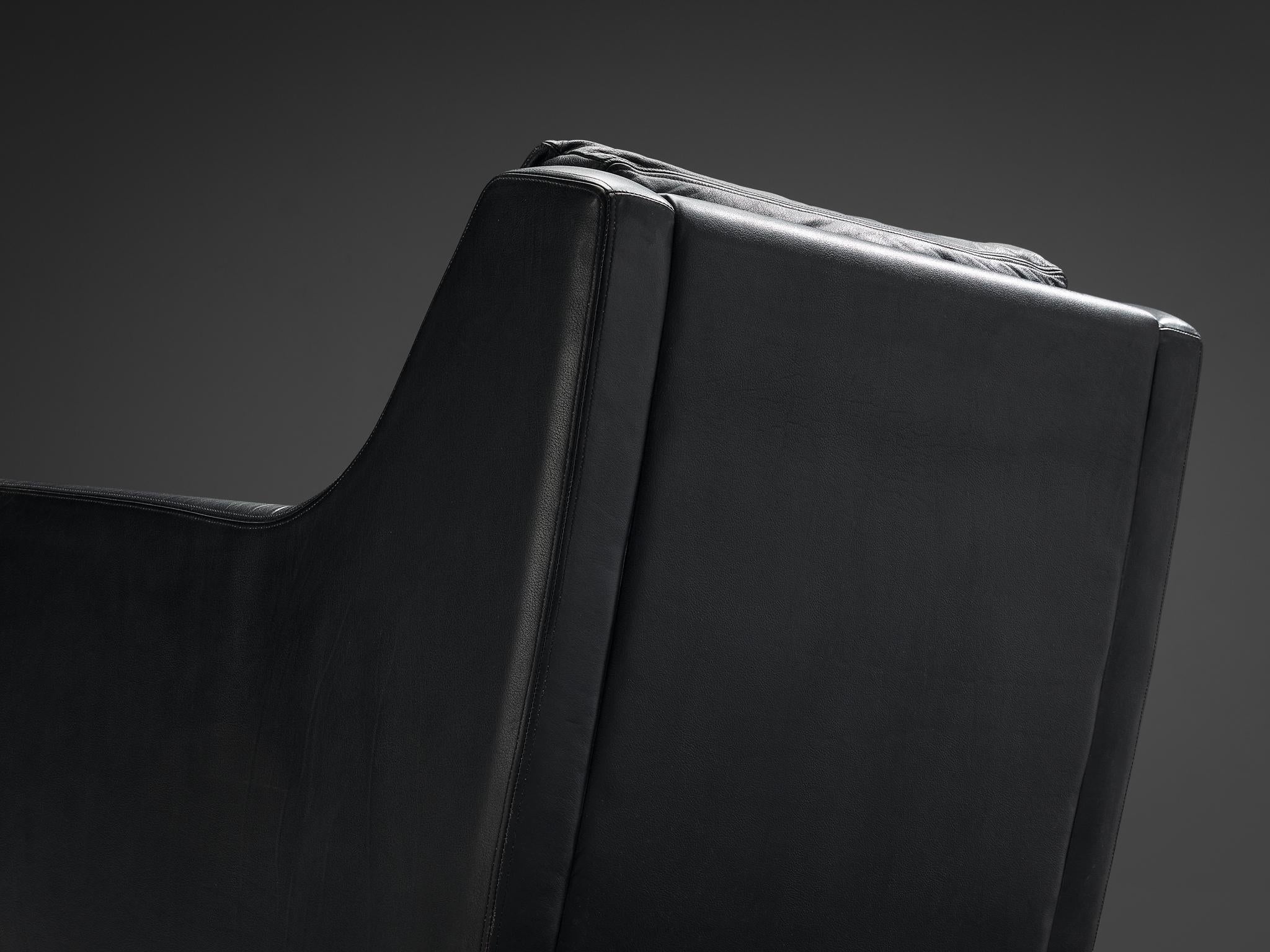 Late 20th Century Streamlined Modern Lounge Chair in Black Leather For Sale