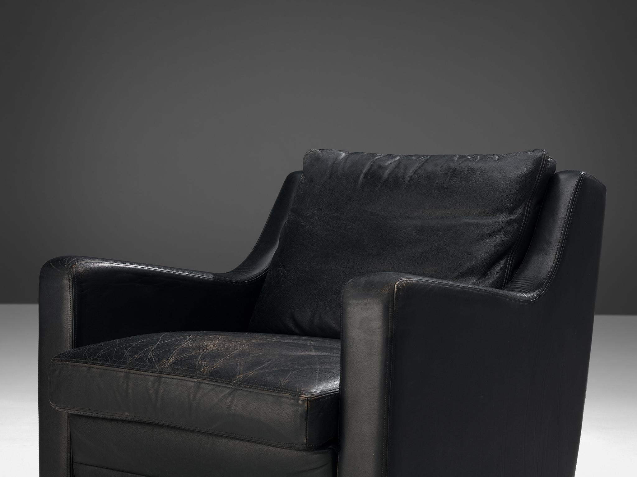 Streamlined Modern Lounge Chair in Black Leather For Sale 1