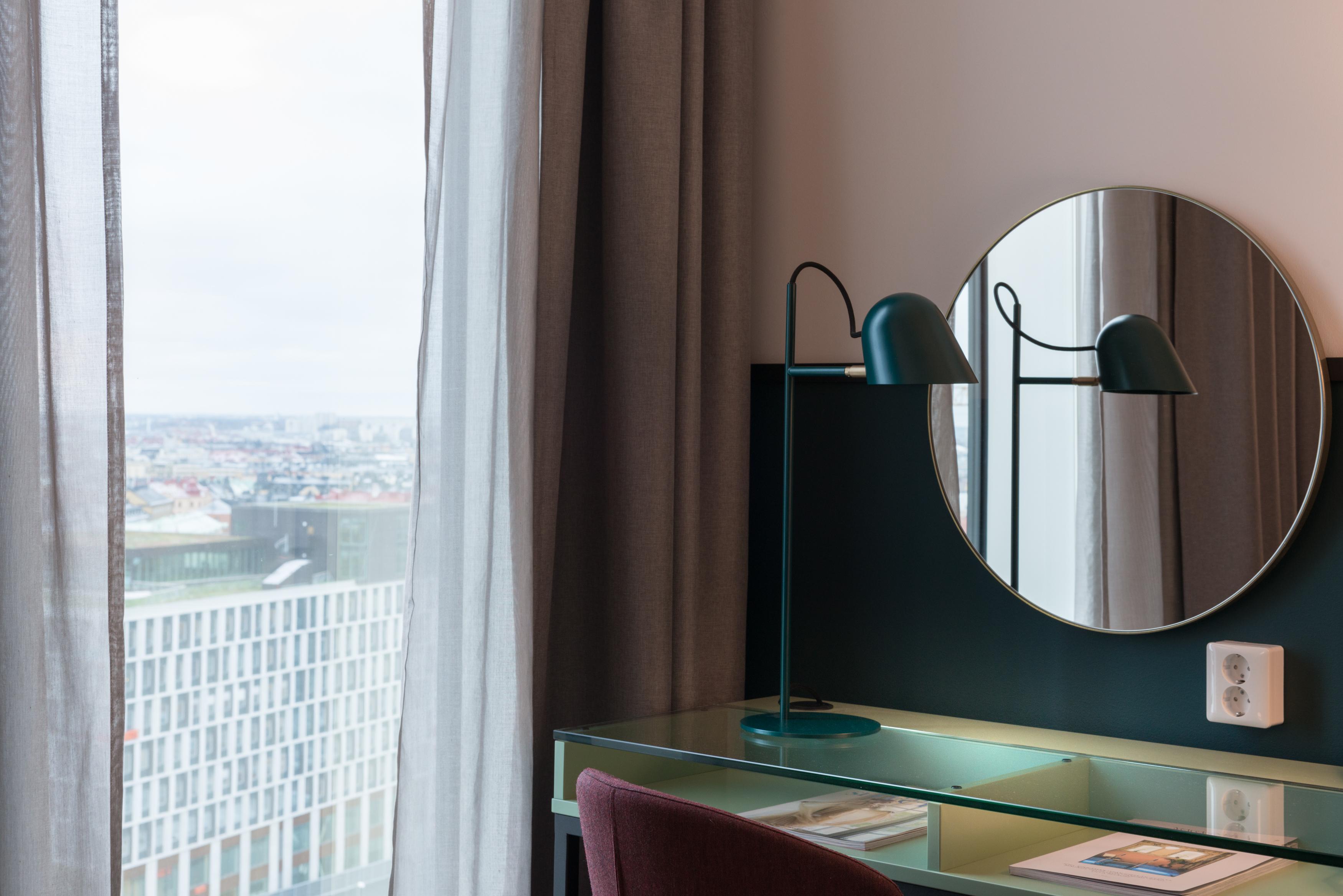 Mid-Century Modern Lampe de table 'Streck' par Joel Karlsson pour Örsjö en noir en vente