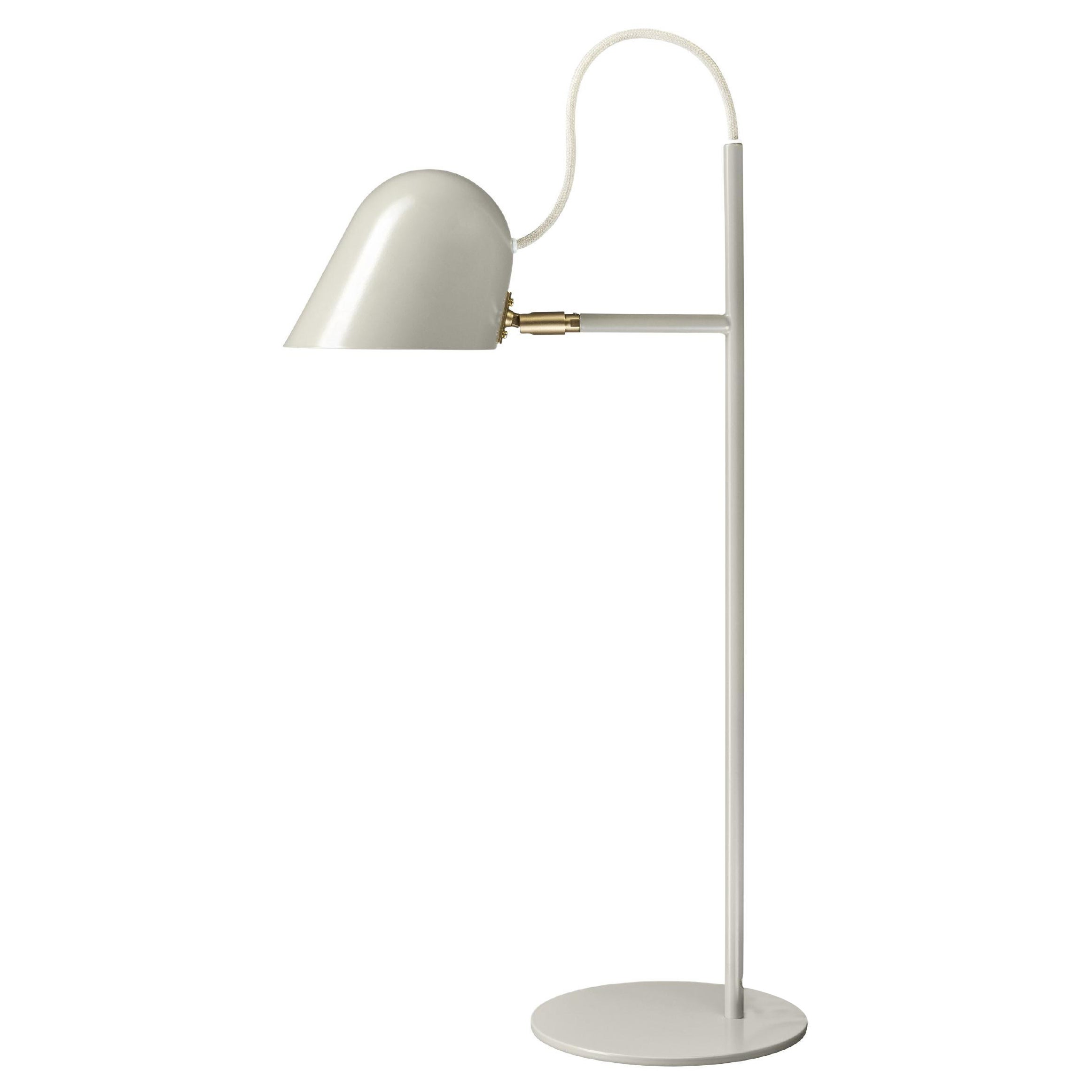 Lámpara de mesa 'Streck' de Joel Karlsson para Örsjö en gris cálido en venta