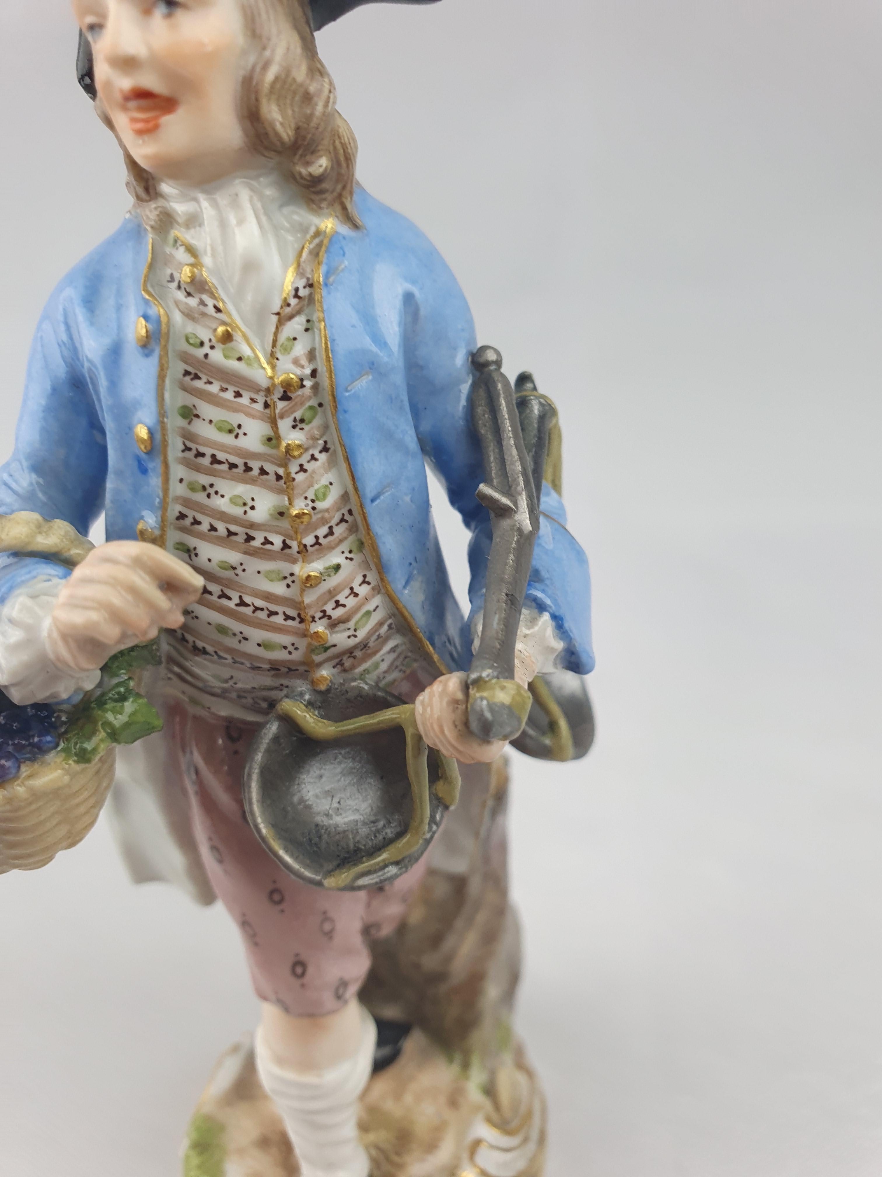 Meissen Street Trader Figure Selling Grapes Cris of Paris For Sale 1