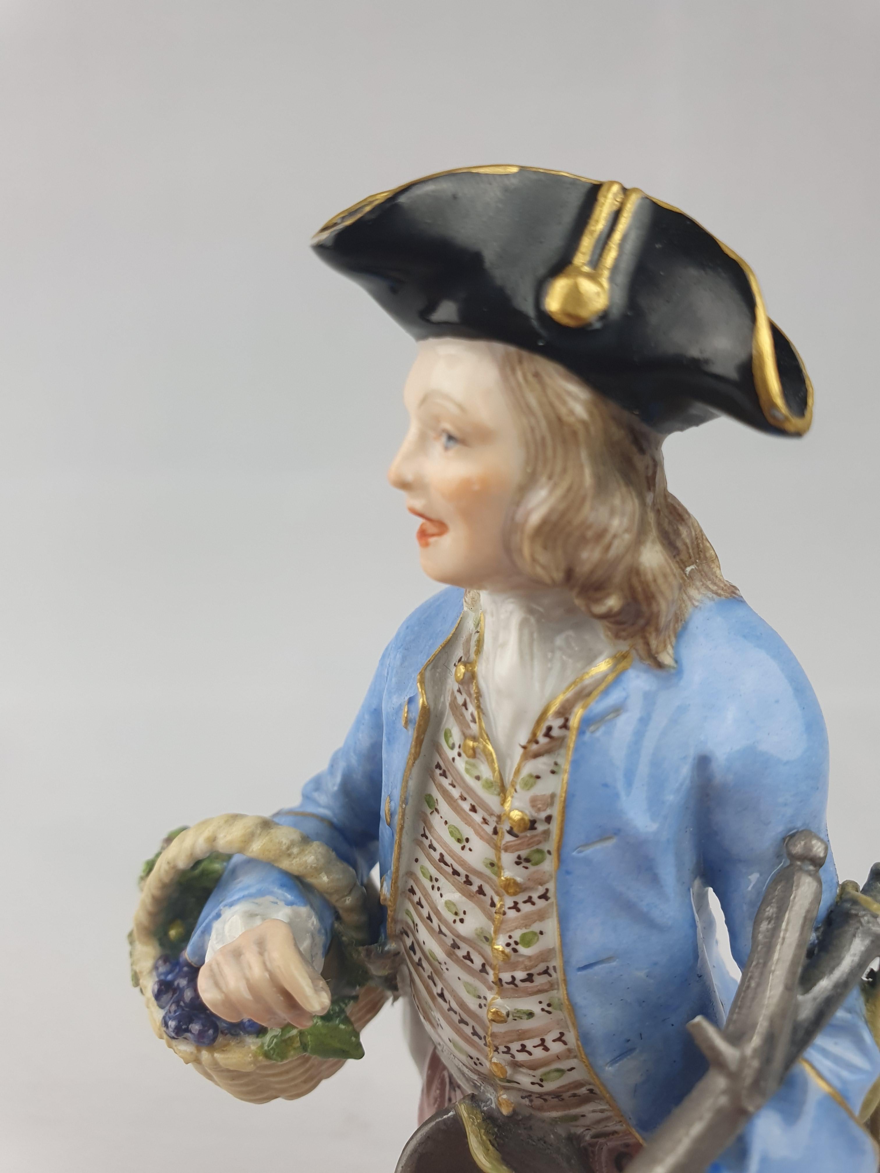 Meissen Street Trader Figure Selling Grapes Cris of Paris For Sale 2