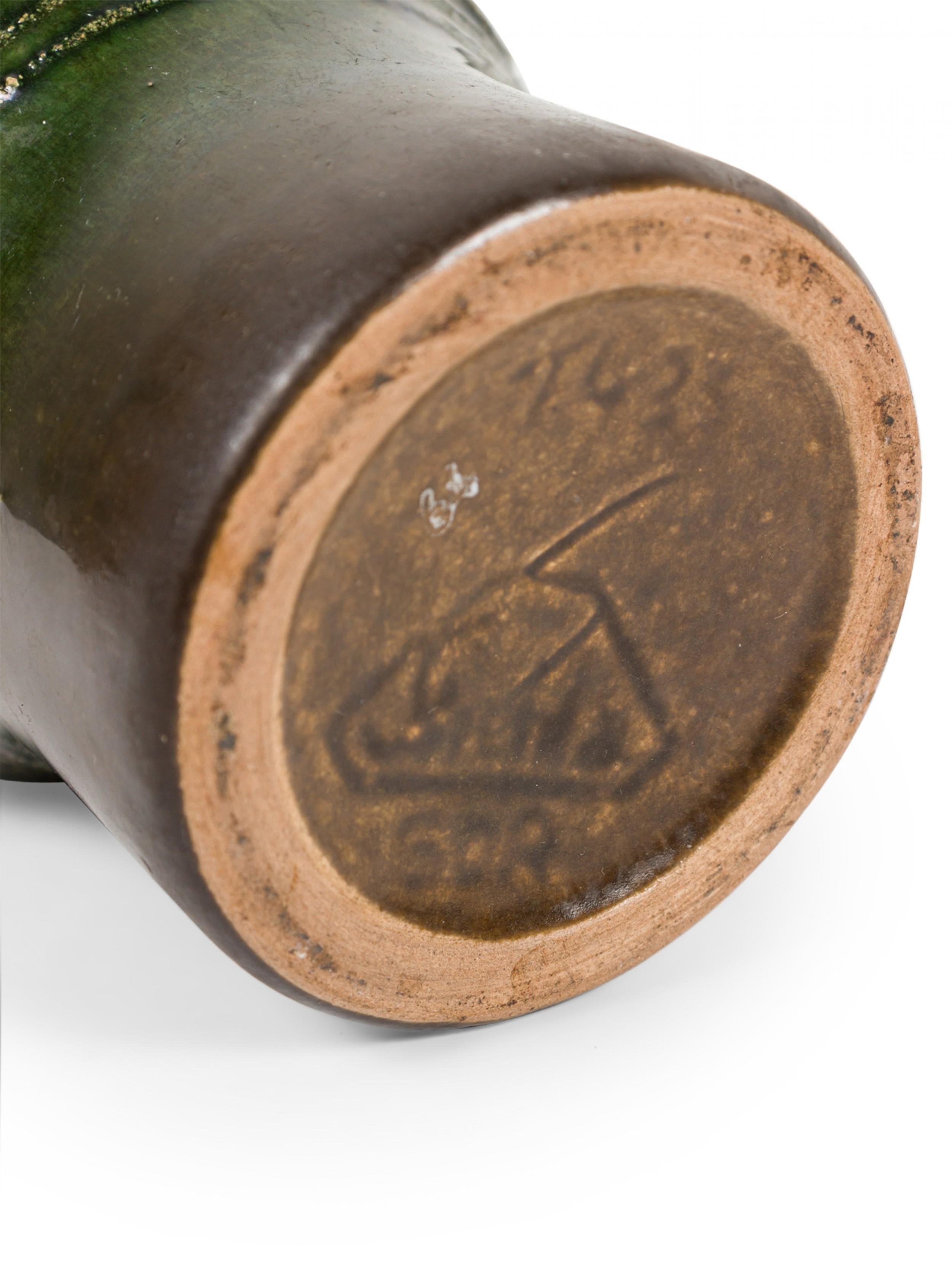 Ceramica Strehla Keramik, Germania dell'Est, metà del secolo, vaso smaltato verde multitonale in vendita