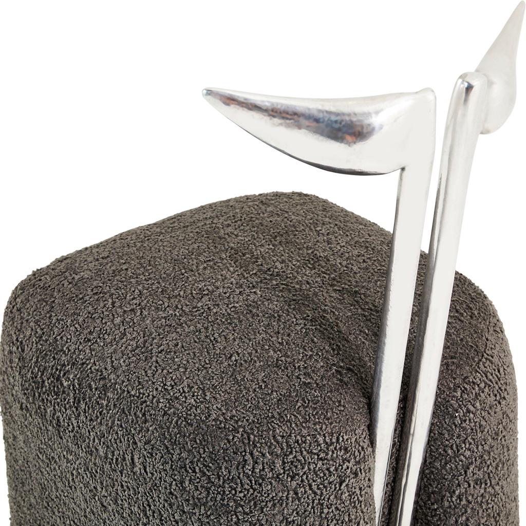 Chaise de salle à manger de luxe Strelitzia moderne en aluminium poli argenté massif et bouclette en vente 3