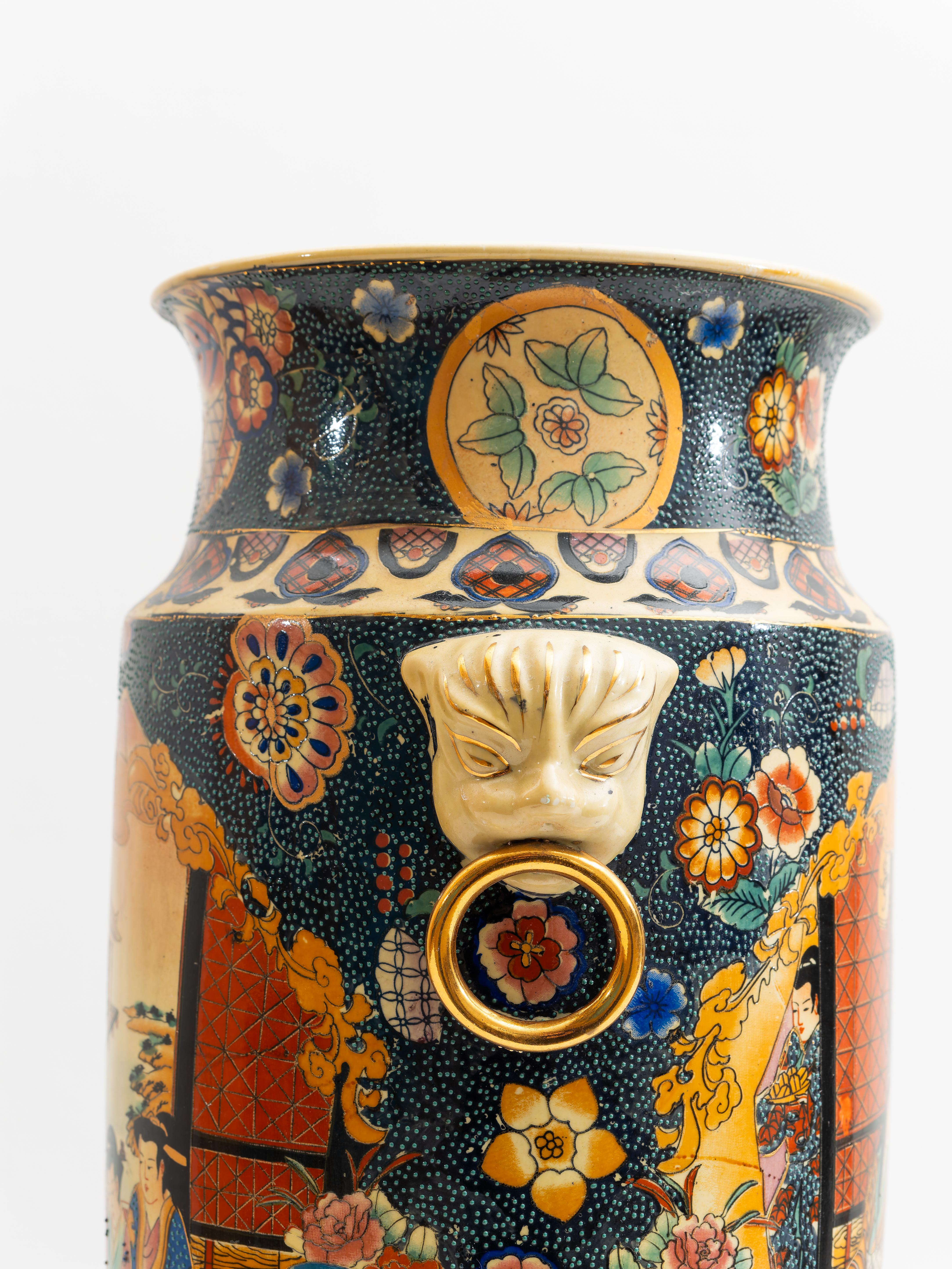 Mid-Century Modern Stunning Japanese porcelain vase, 20th century For Sale