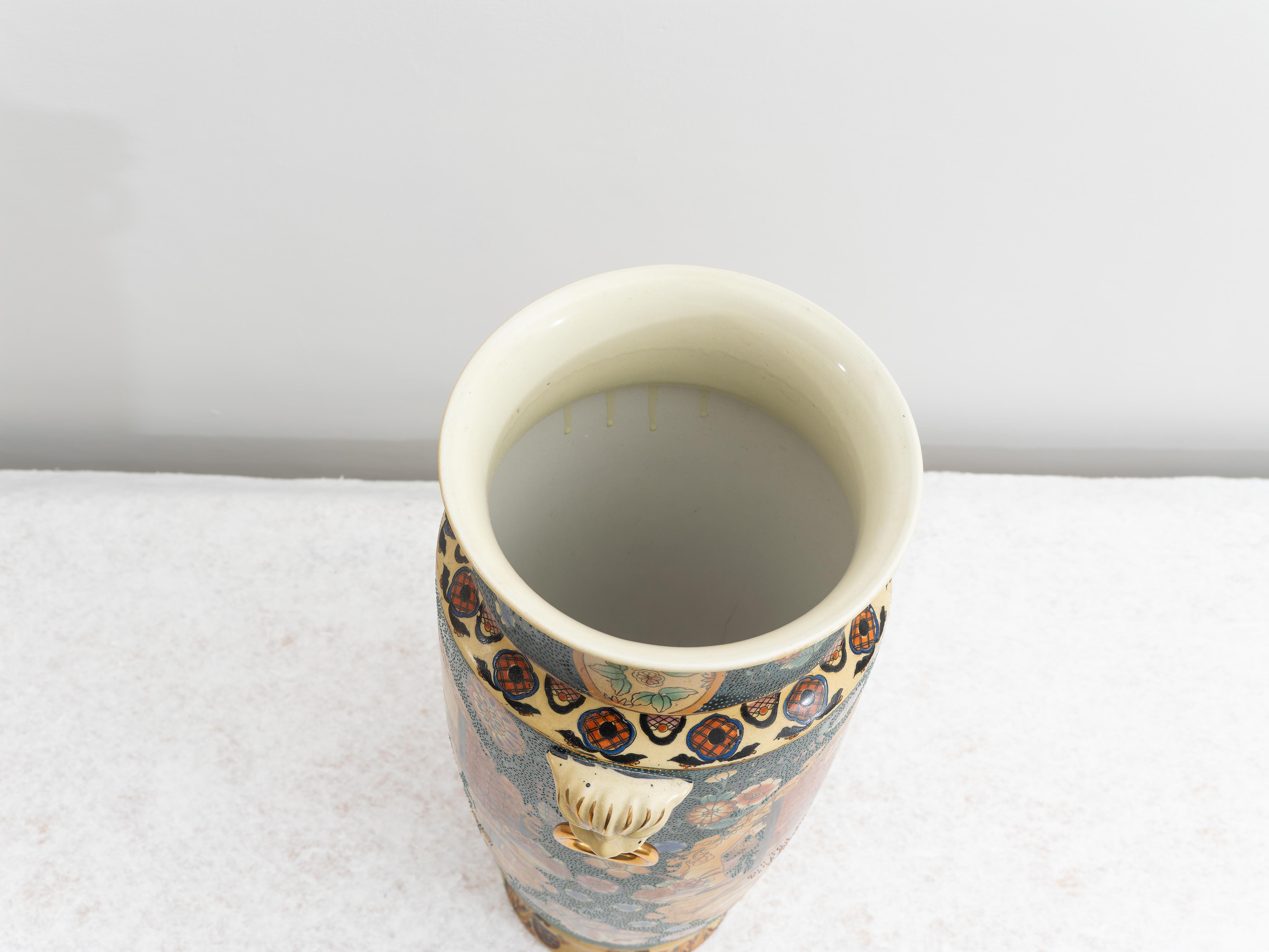 Early 20th Century Stunning Japanese porcelain vase, 20th century For Sale