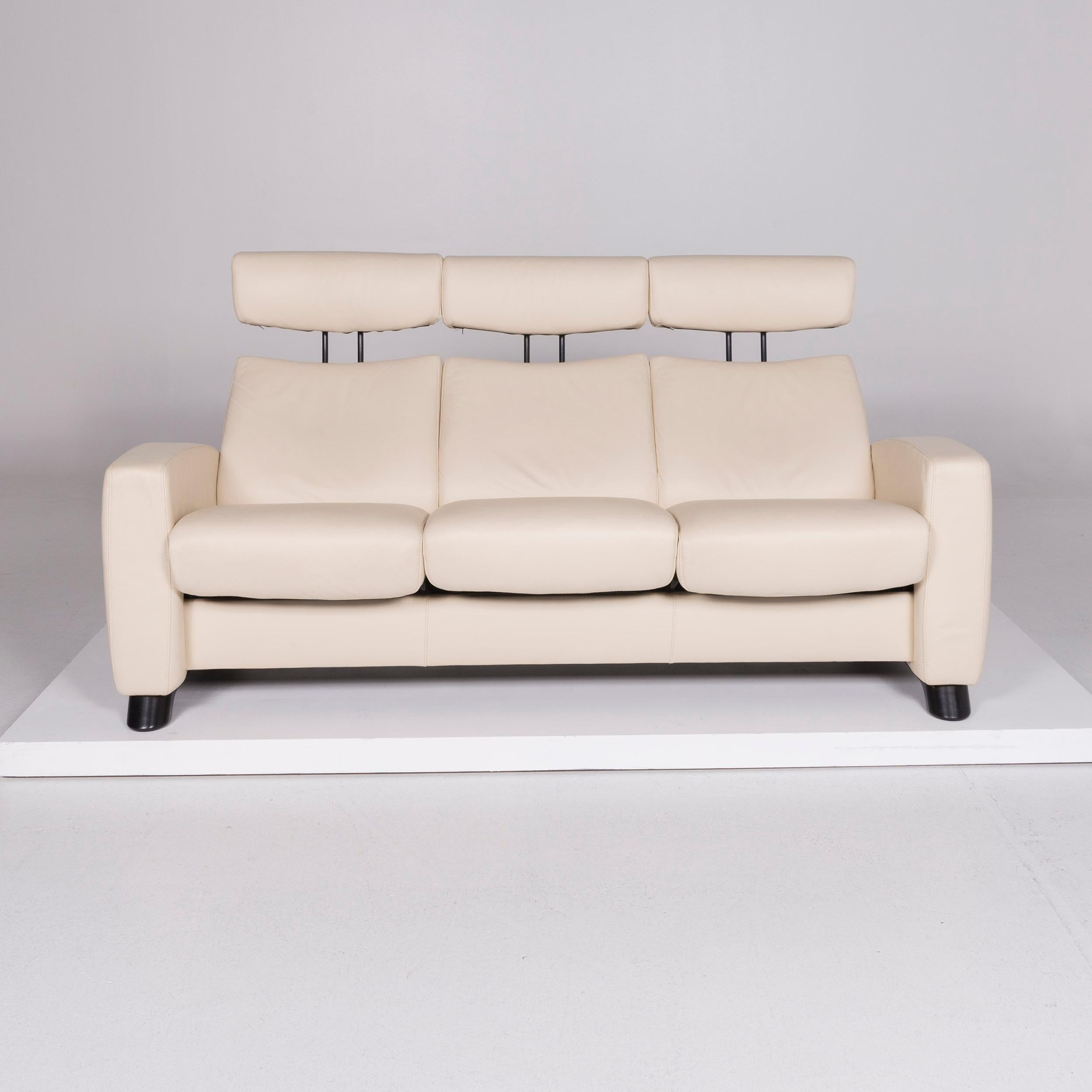 We bring to you a stressless Arion leather sofa beige three-seat.

 Product measurements in centimeters:
 
Measures: Depth 85
Width 196
Height 98
Seat-height 44
Rest-height 59
Seat-depth 49
Seat-width 165
Back-height 57.
  