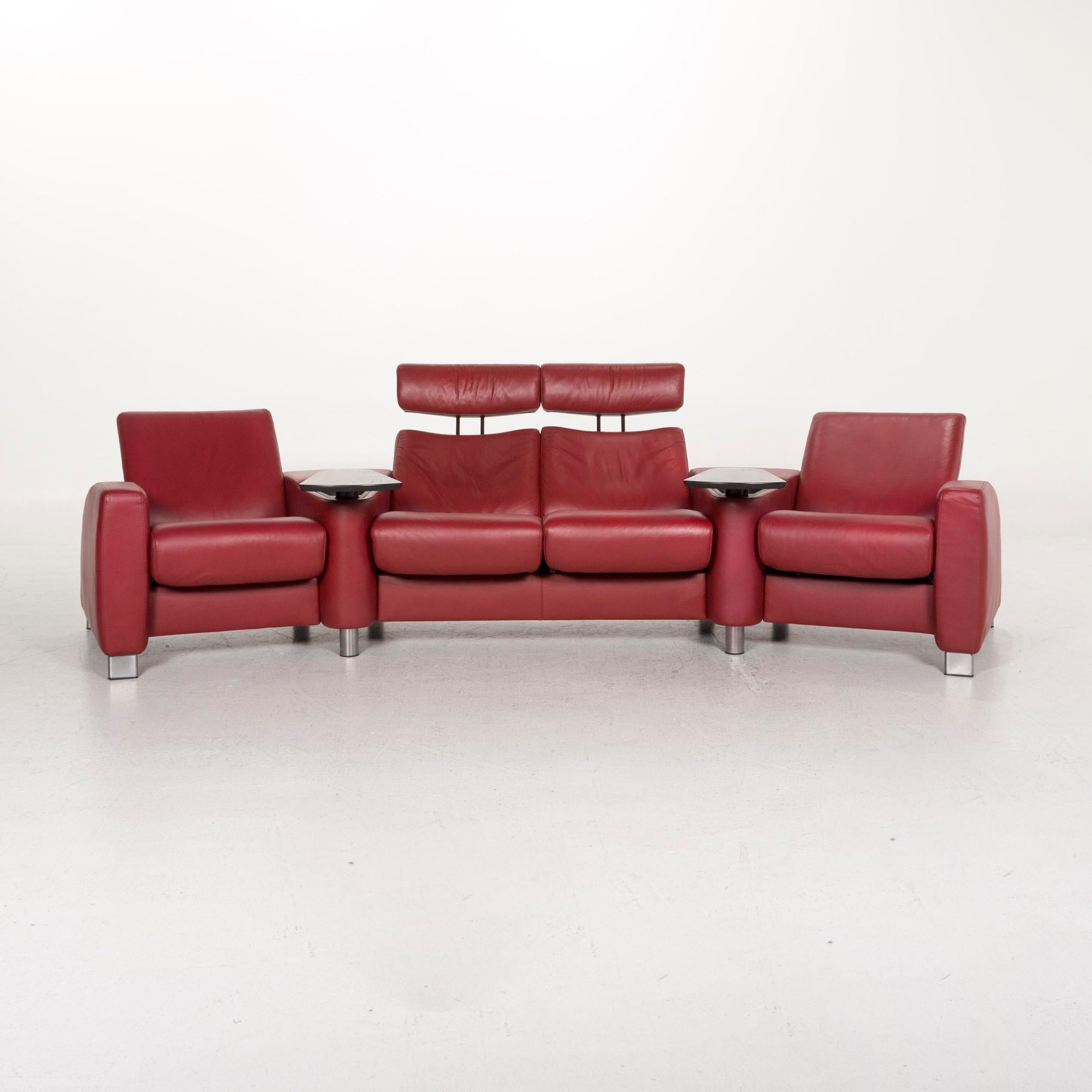 We bring to you a Stressless Arion leather sofa red four-seat function home theater.


 Product measurements in centimeters:
 

Depth 112
Width 333
Height 85
Seat-height 45
Rest-height 60
Seat-depth 50
Seat-width 55
Back-height 45.
  