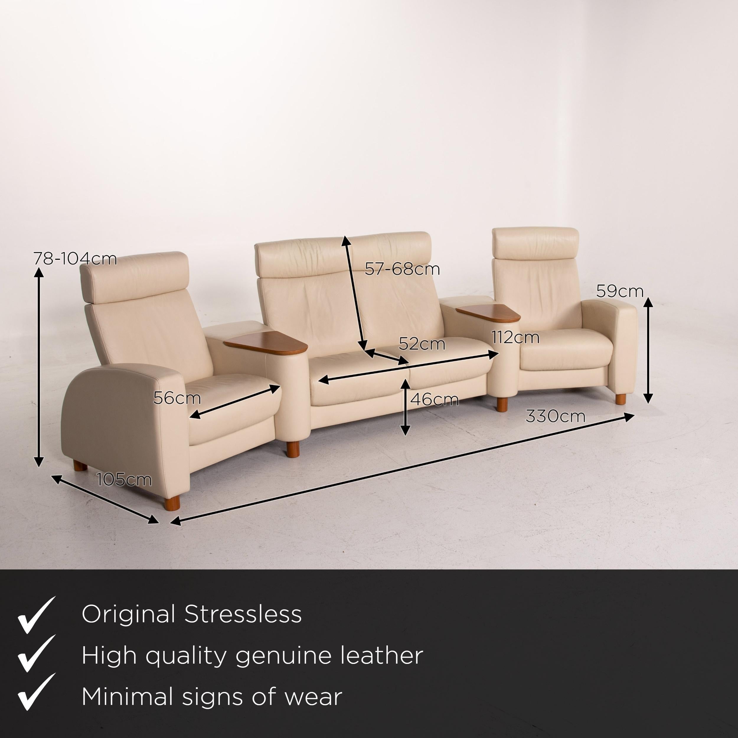 Wir präsentieren Ihnen ein stressfreies Arion Ledersofa-Set Creme 1 Viersitzer 1 Hocker Heimkino.
  
 

 Produktabmessungen in Zentimetern:
 

Tiefe 105
Breite 330
Höhe 78
Sitzhöhe 46
Resthöhe 59
Sitztiefe 52
Sitzbreite 56
Rückenhöhe