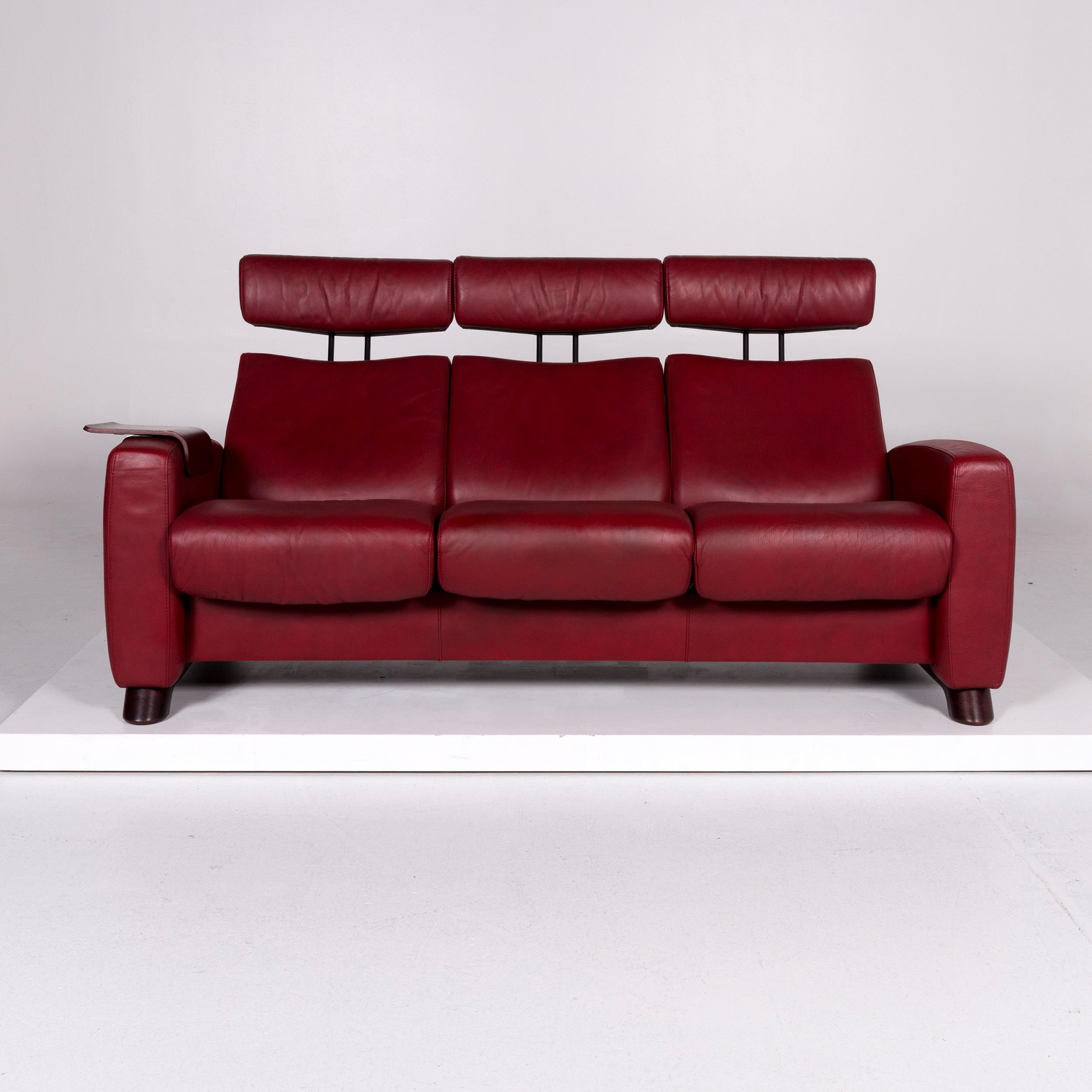 We bring to you a Stressless Arion Leder sofa Rot Dreisitzer Relaxfunktion Funktion couch.

 
 Product measurements in centimeters:
 
Depth: 83
 Width: 197
 Height: 97
 Seat-height: 43
 Rest-height: 60
 Seat-depth: 50
 Seat-width: 165

