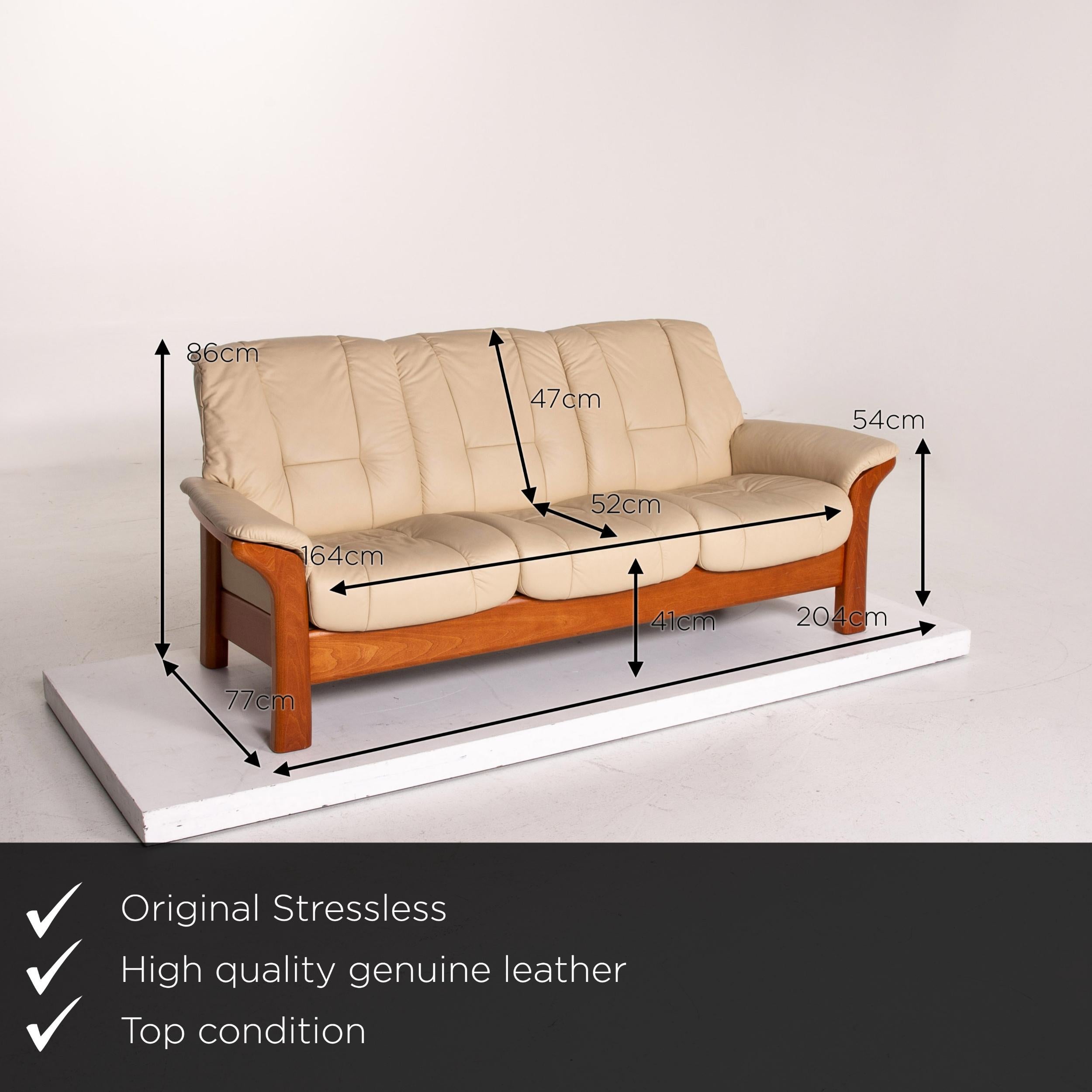 We present to you a Stressless Buckingham leather sofa cream three-seat feature couch.
 

 Product measurements in centimeters:
 

Depth 77
Width 204
Height 86
Seat height 41
Rest height 54
Seat depth 52
Seat width 164
Back height