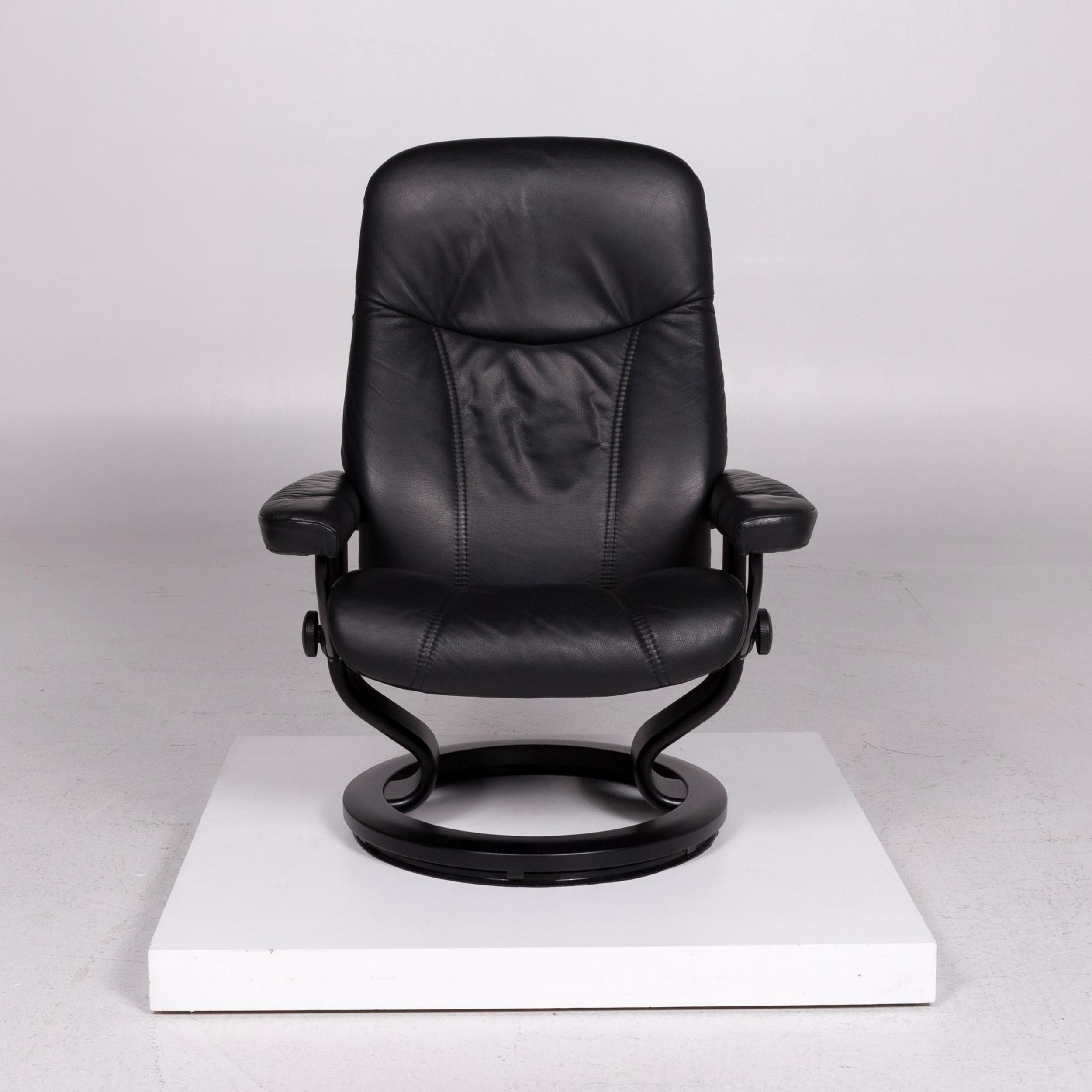 We bring to you a Stressless consul leather armchair black includes stool.

Product measurements in centimetres:
 

Depth 82
Width 75
Height 101
Seat-height 39
Rest-height 51
Seat-depth 46
Seat-width 55
Back-height 67.


   