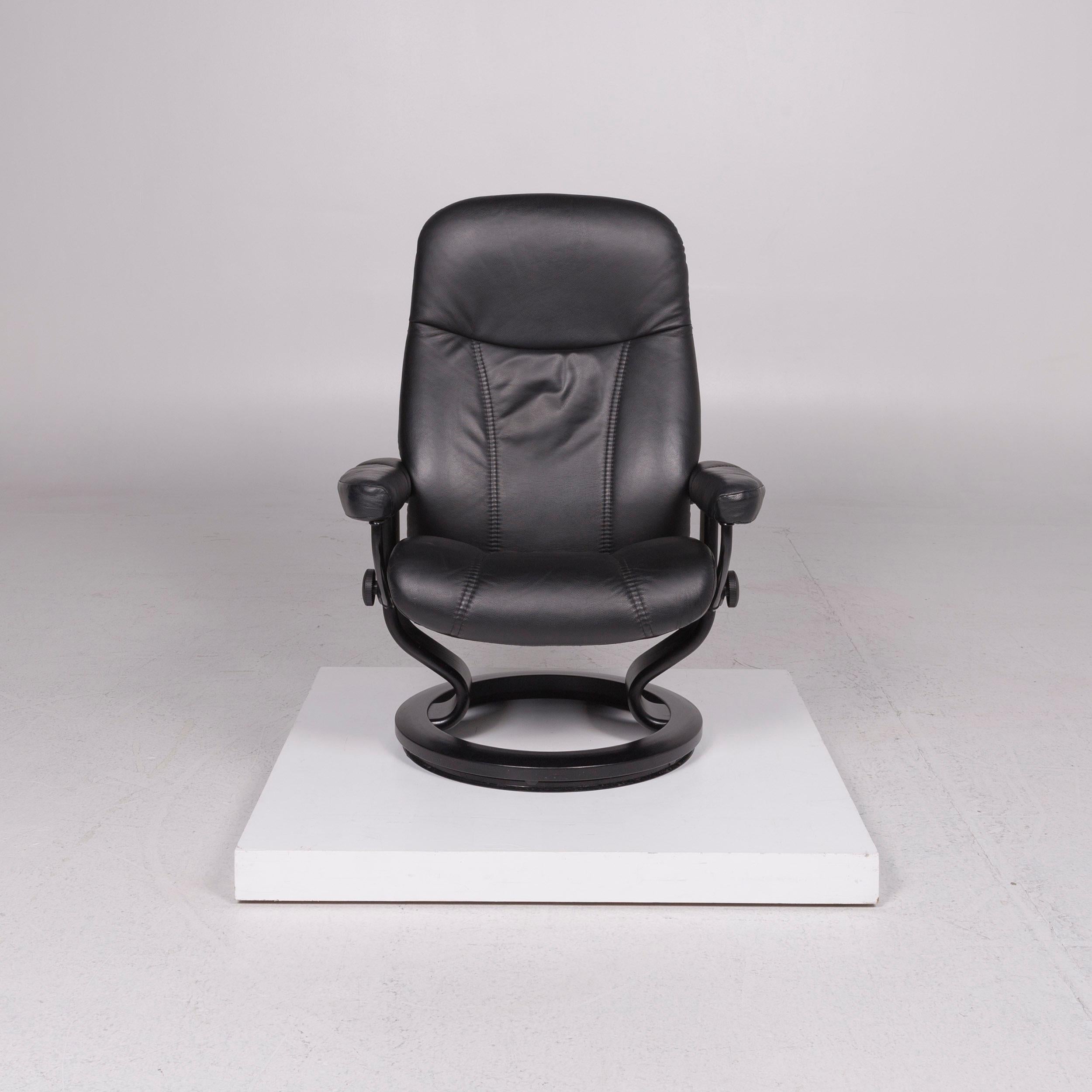 We bring to you a Stressless Consul leather armchair black incl. Stool size M relax function.

 Product measurements in centimeters:
 

Depth 82
Width 75
Height 101
Seat-height 39
Rest-height 51
Seat-depth 46
Seat-width 55
Back-height