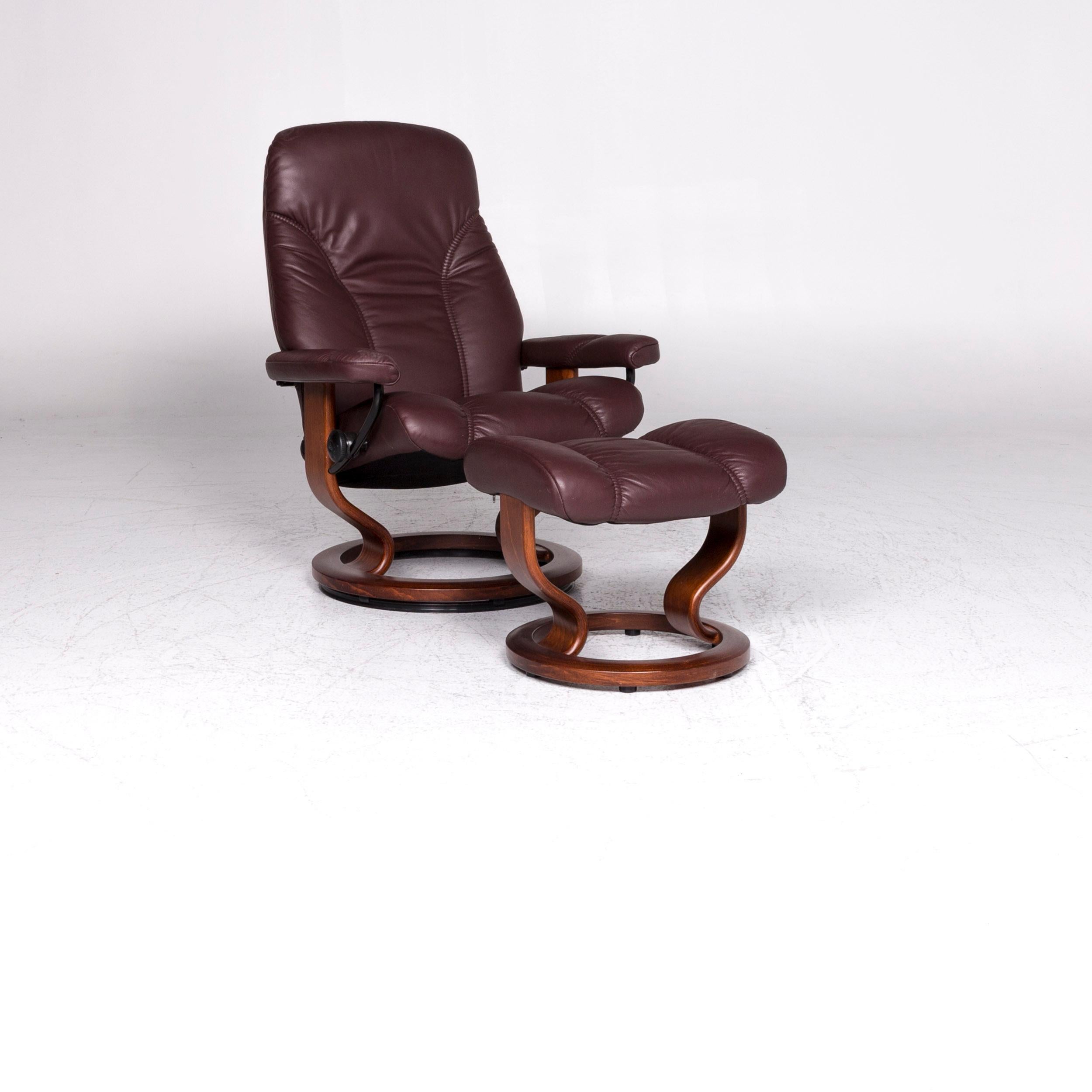 We bring to you a Stressless consul leather armchair stool red-brown relax function.
 

Product measurements in centimetres:
 

Depth 82
Width 73
Height 73
Seat-height 42
Rest-height 52
Seat-depth 46
Seat-width 55
Back-height 61.
  