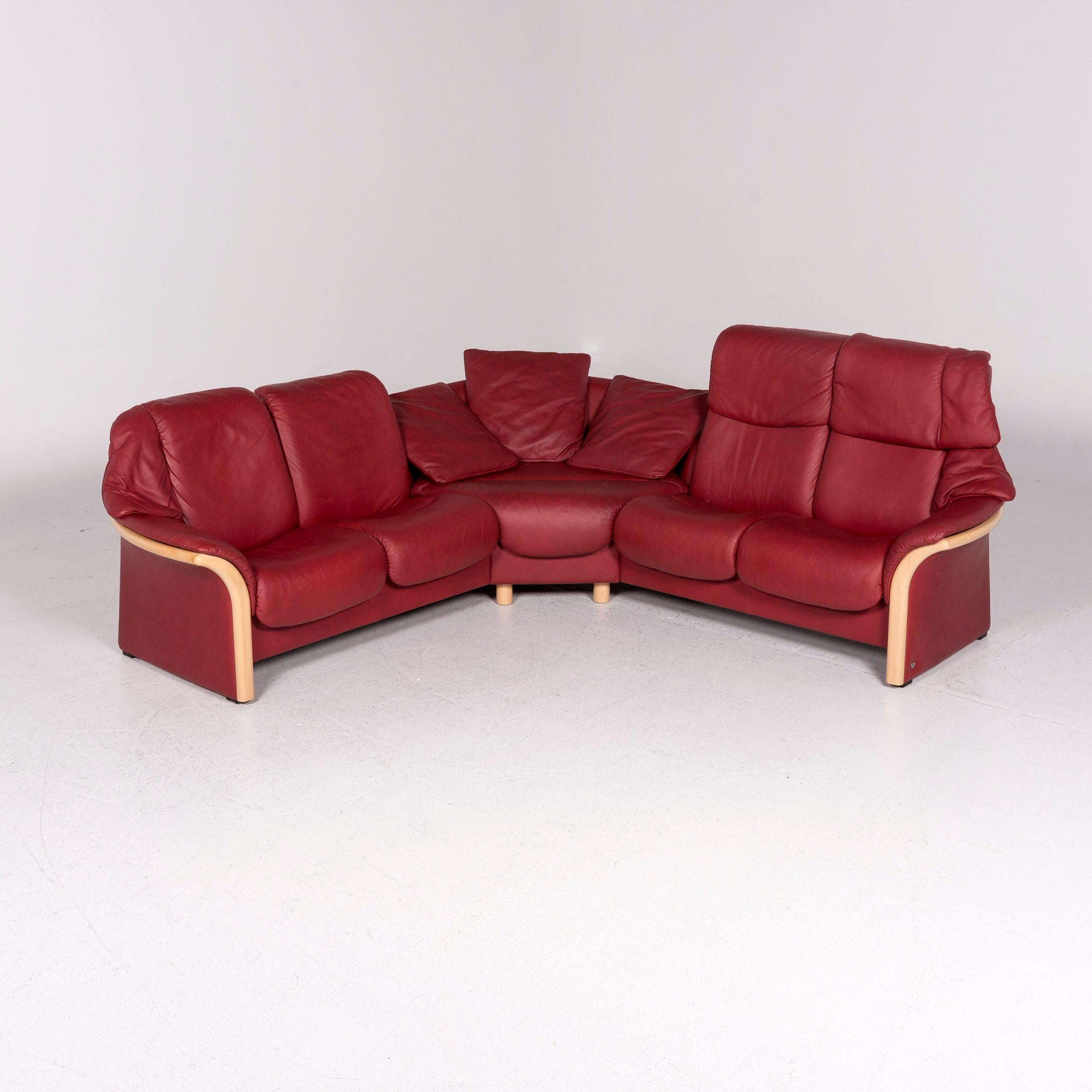 We bring to you a Stressless Eldorado leather corner sofa red sofa function relax function couch.


 Product measurements in centimeters:
 

 Depth 80
Width 249
Height 75
Seat-height 41
Rest-height 55
Seat-depth 48
Seat-width