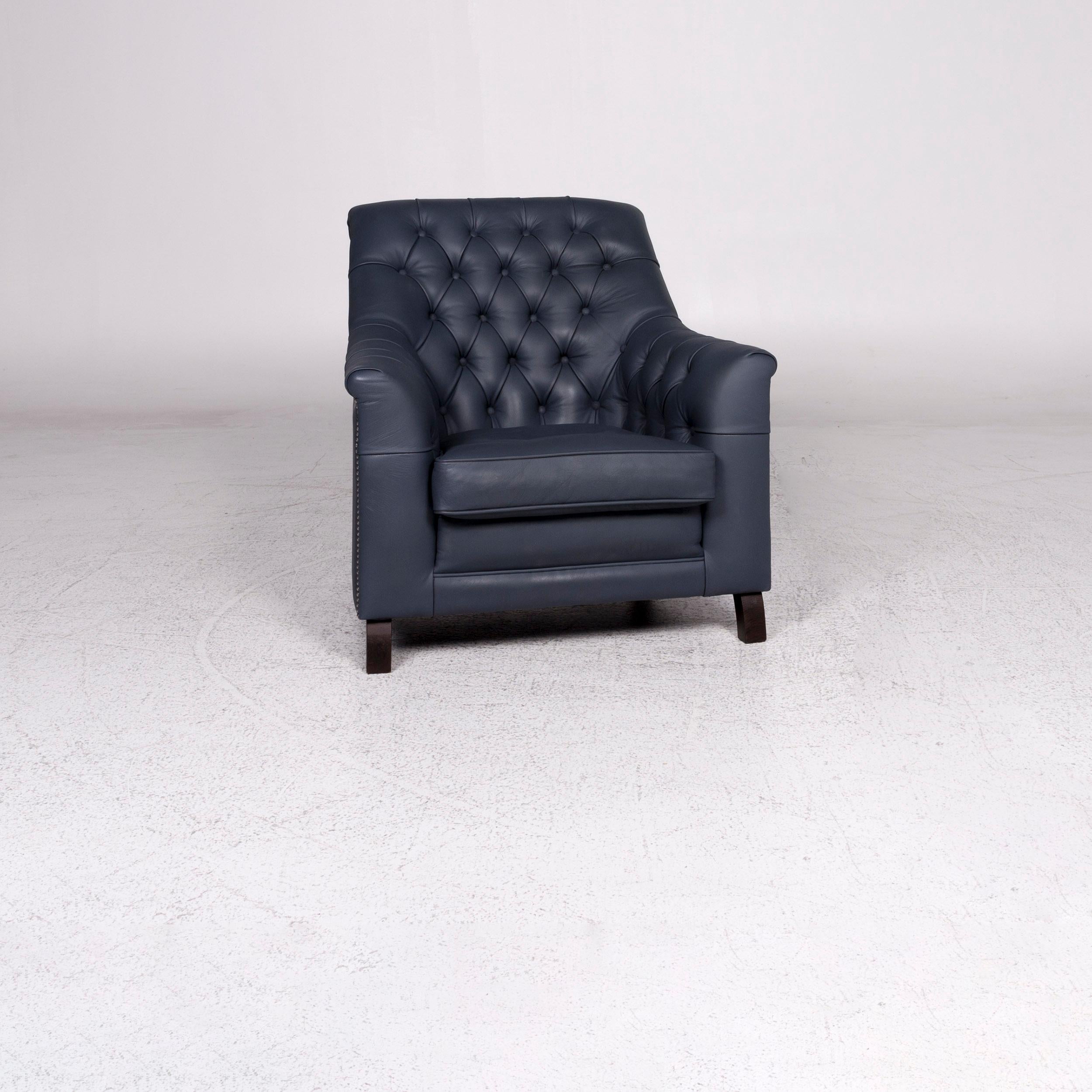 We bring to you a Roche Bobois leather armchair gray retro.
 
 Product measurements in centimeters:
 
 depth 96
 width 86
 height 89
 seat-height 43
 rest-height 60
 seat-depth 60
 seat-width 48
 back-height 51.

  