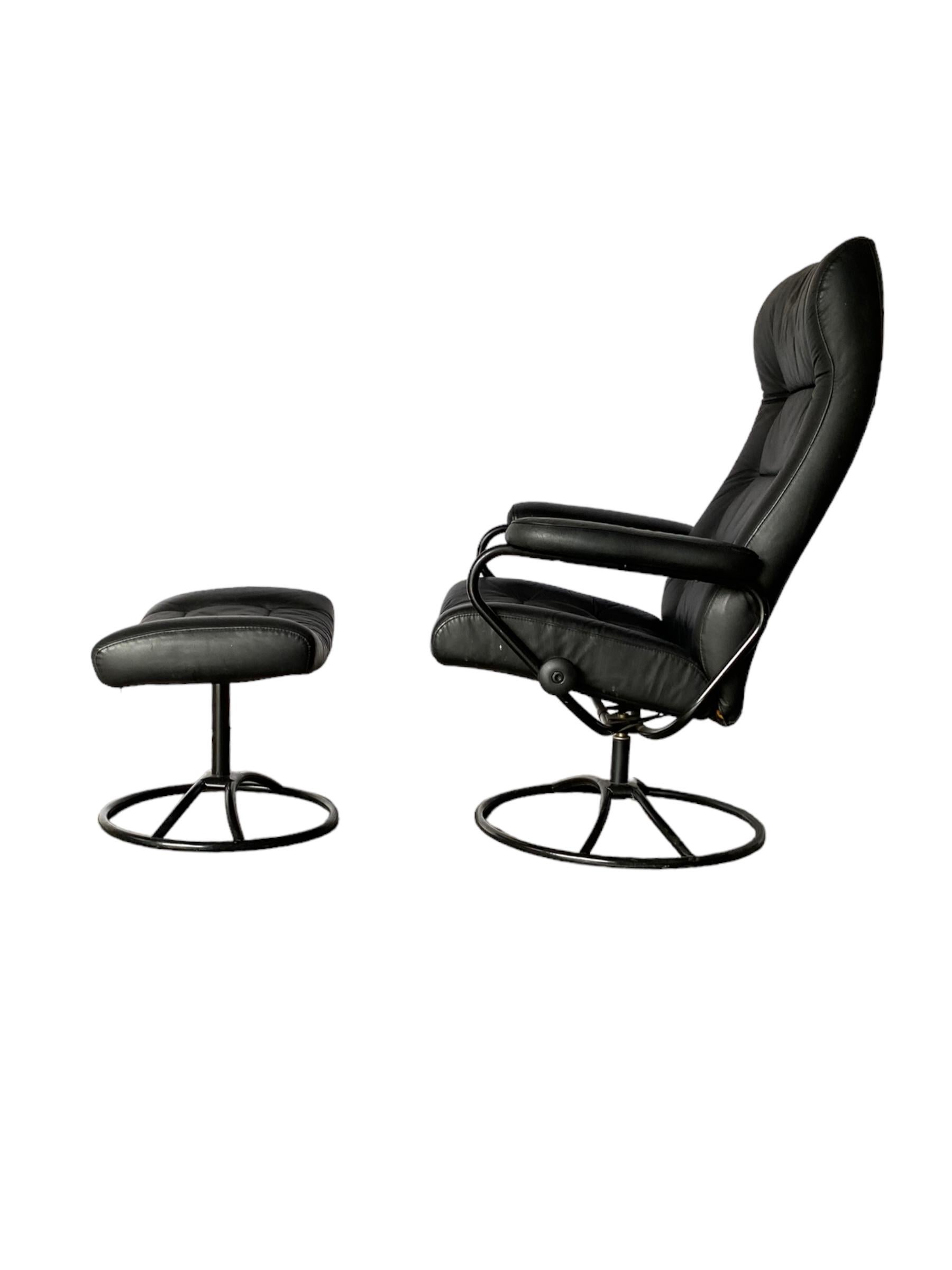 Stressless Lounge Chair and Ottoman in Black For Sale at 1stDibs
